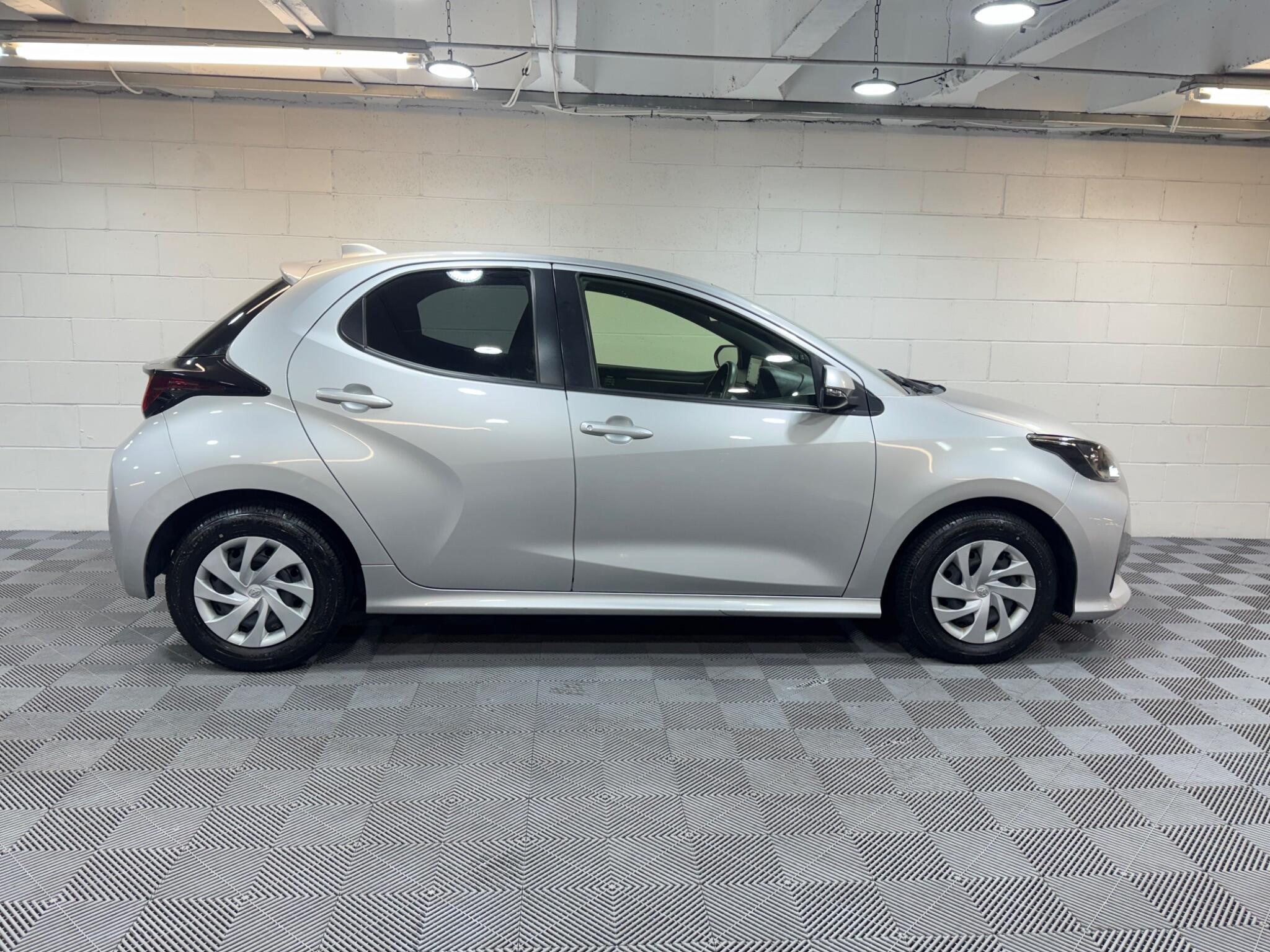 Toyota Yaris - Image 5