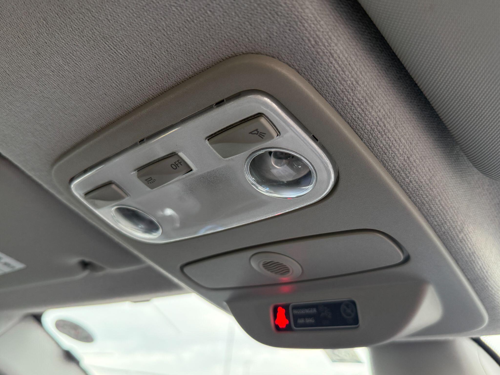 Renault Clio - Image 56