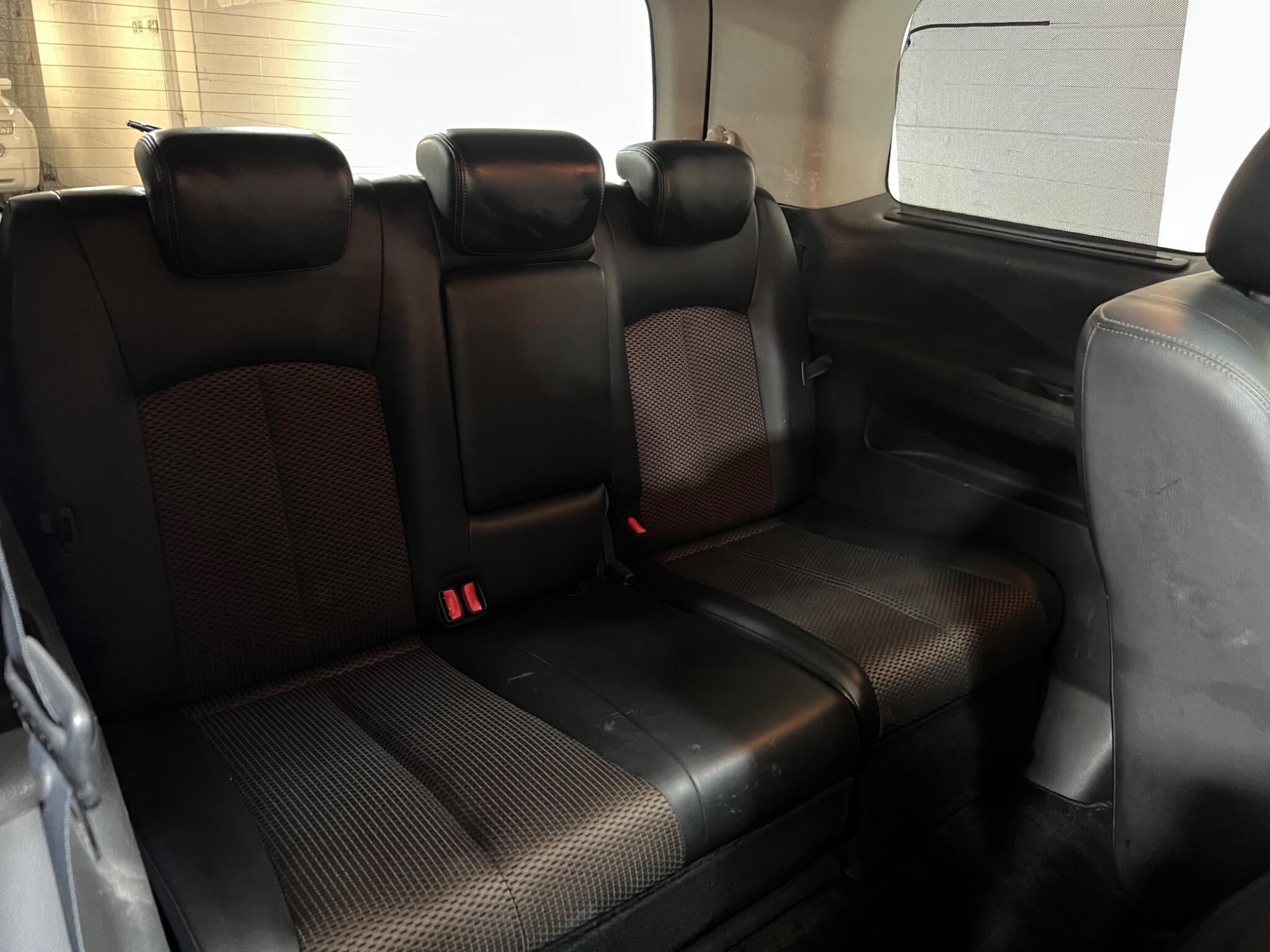 Nissan Elgrand - Image 13
