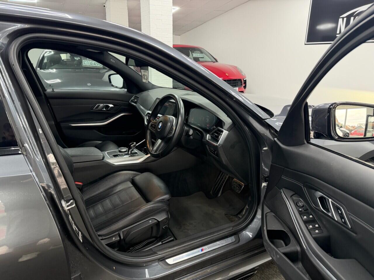 BMW 3 Series - Image 13