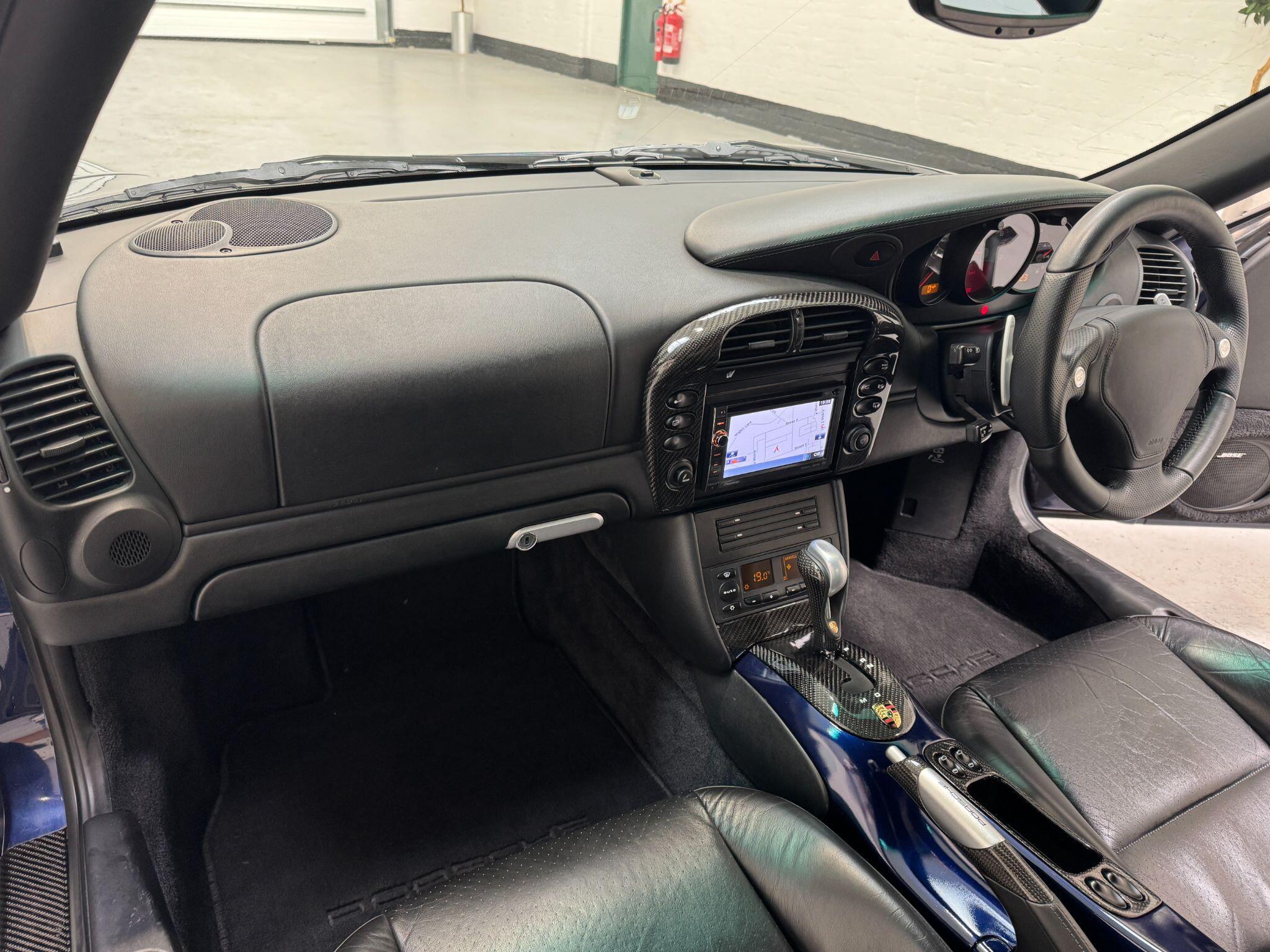 Porsche 911 - Image 19