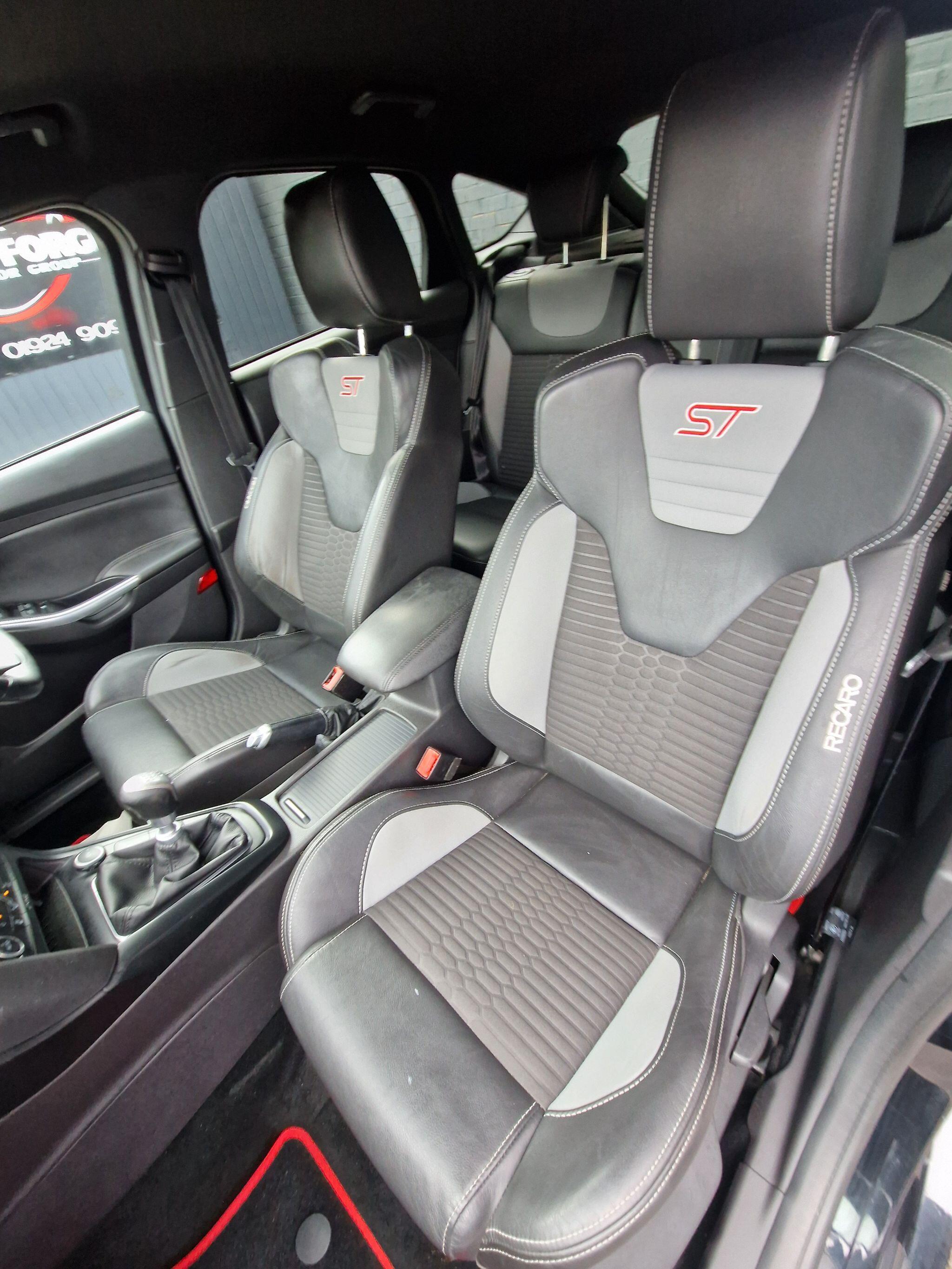 Ford Focus - Image 37