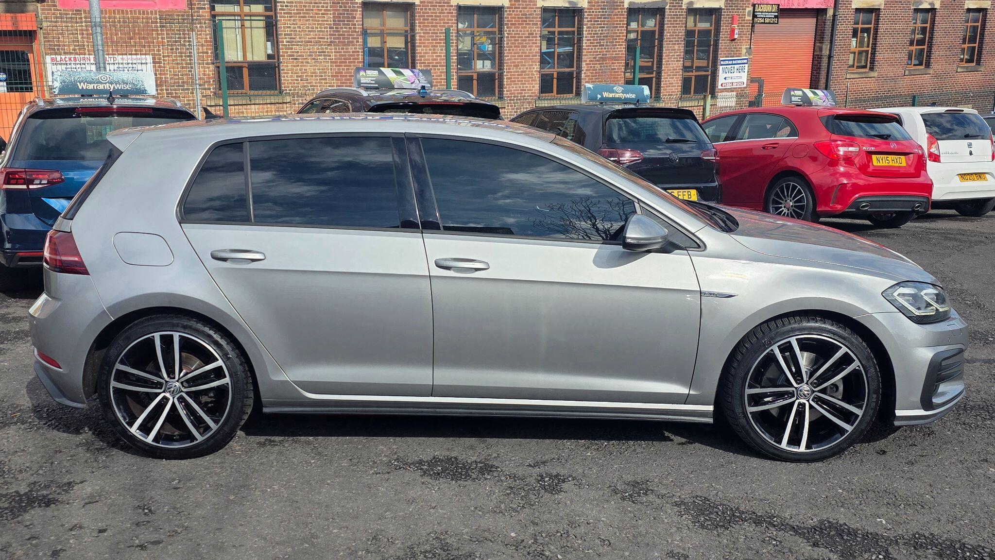 Volkswagen Golf - Image 8