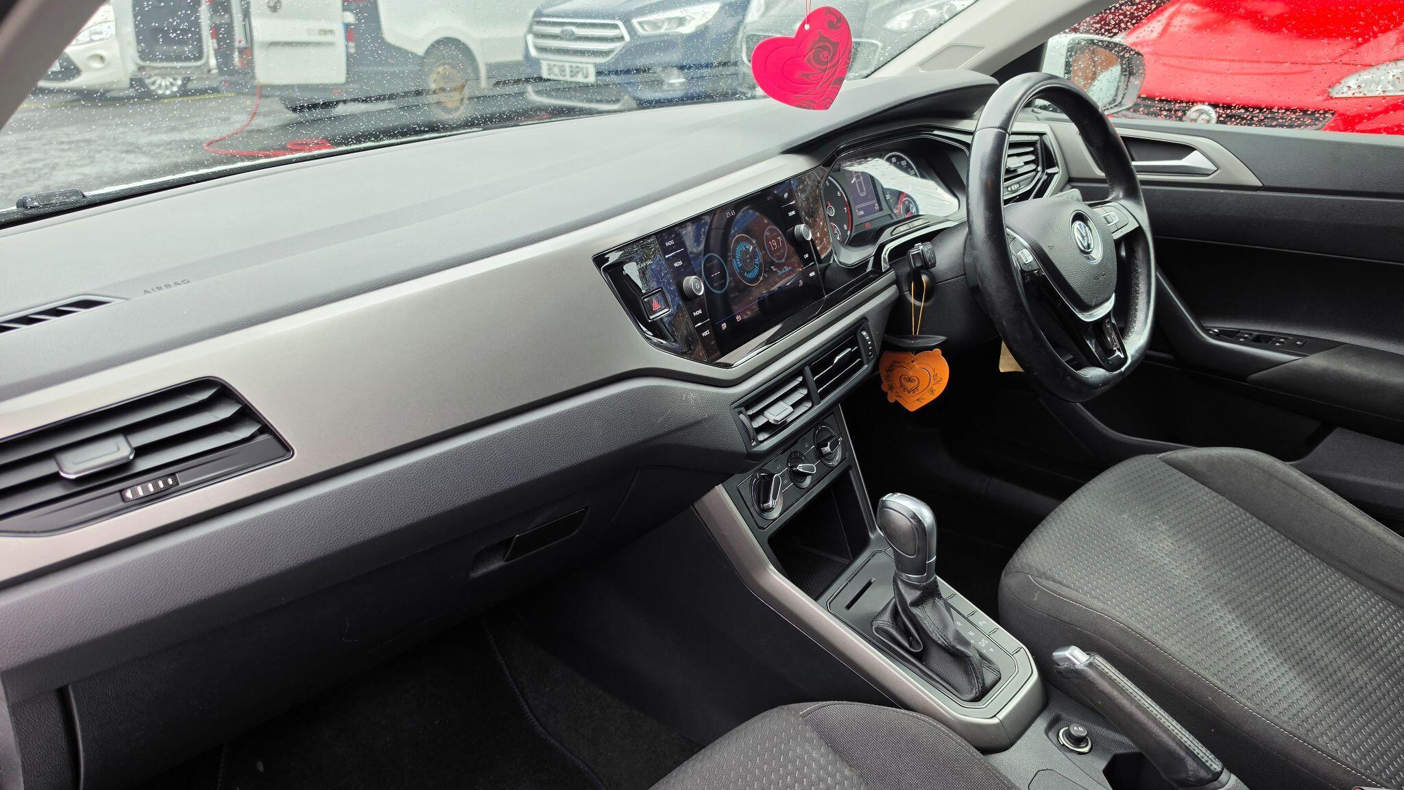 Volkswagen Polo - Image 13