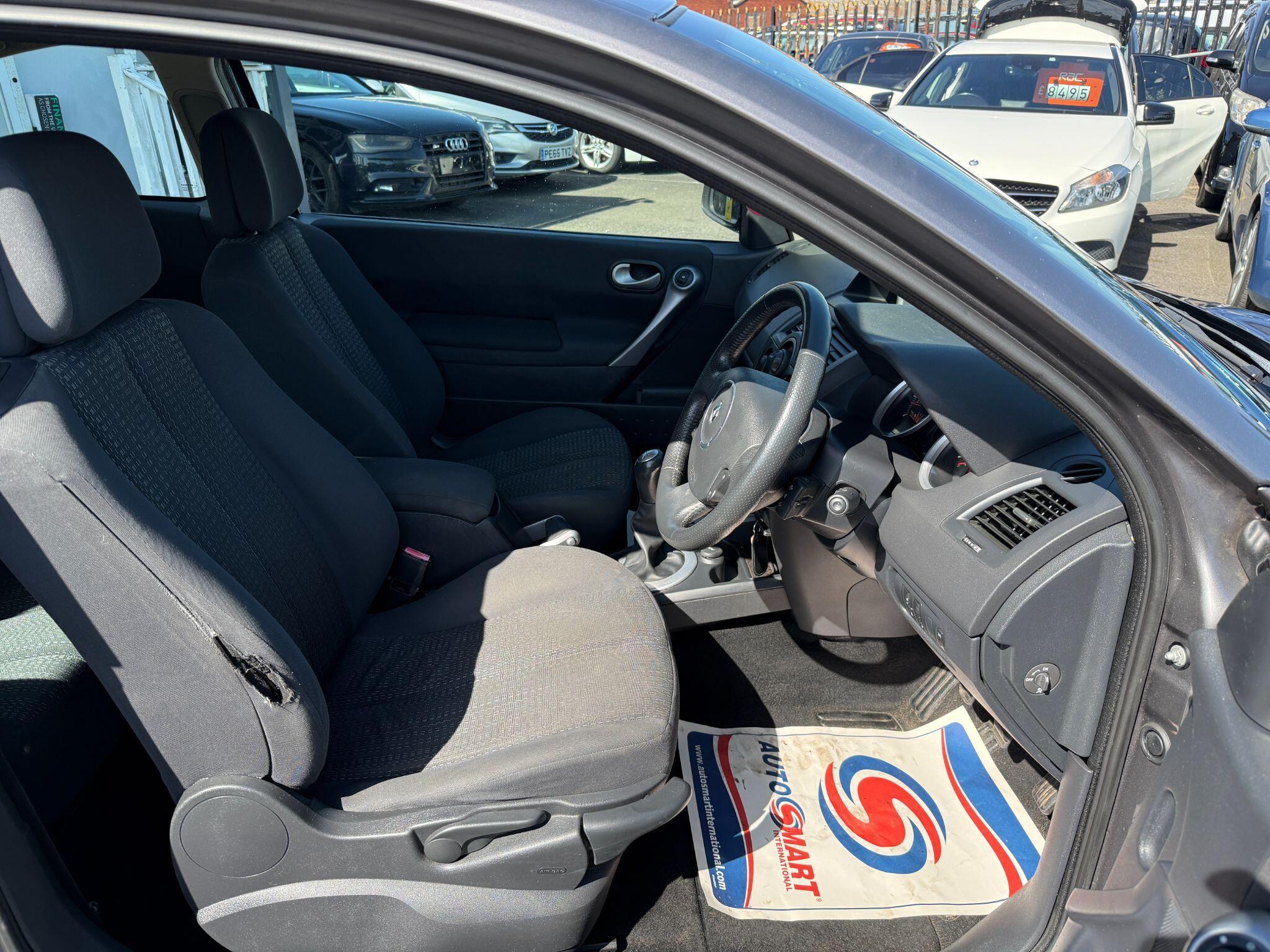 Renault Megane - Image 24