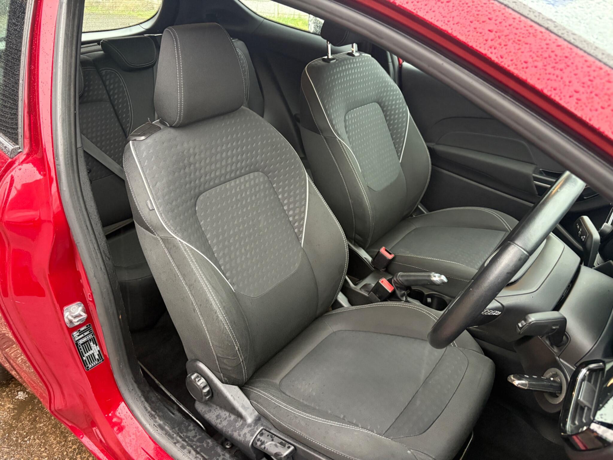 Ford Fiesta - Image 12