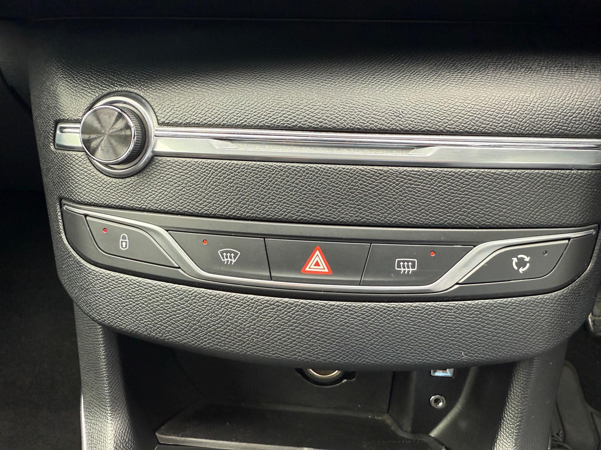 Peugeot 308 - Image 15