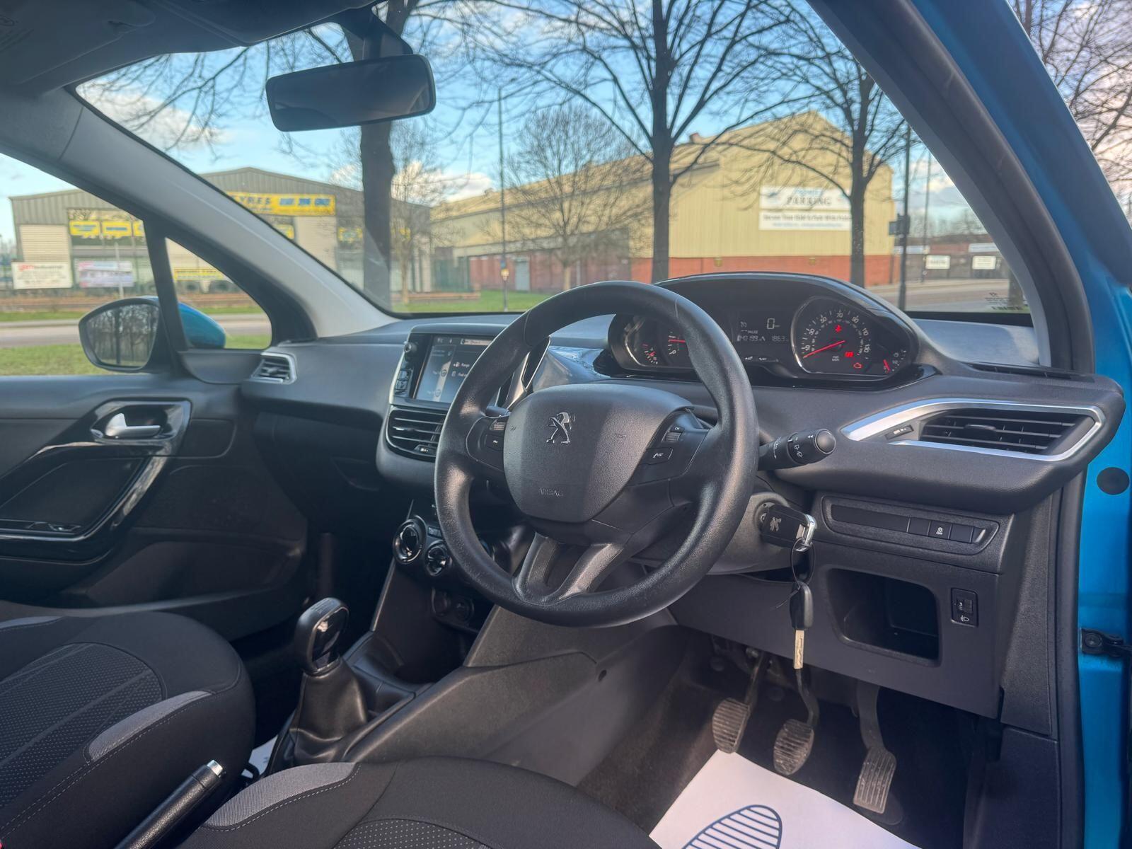 Peugeot 208 - Image 15