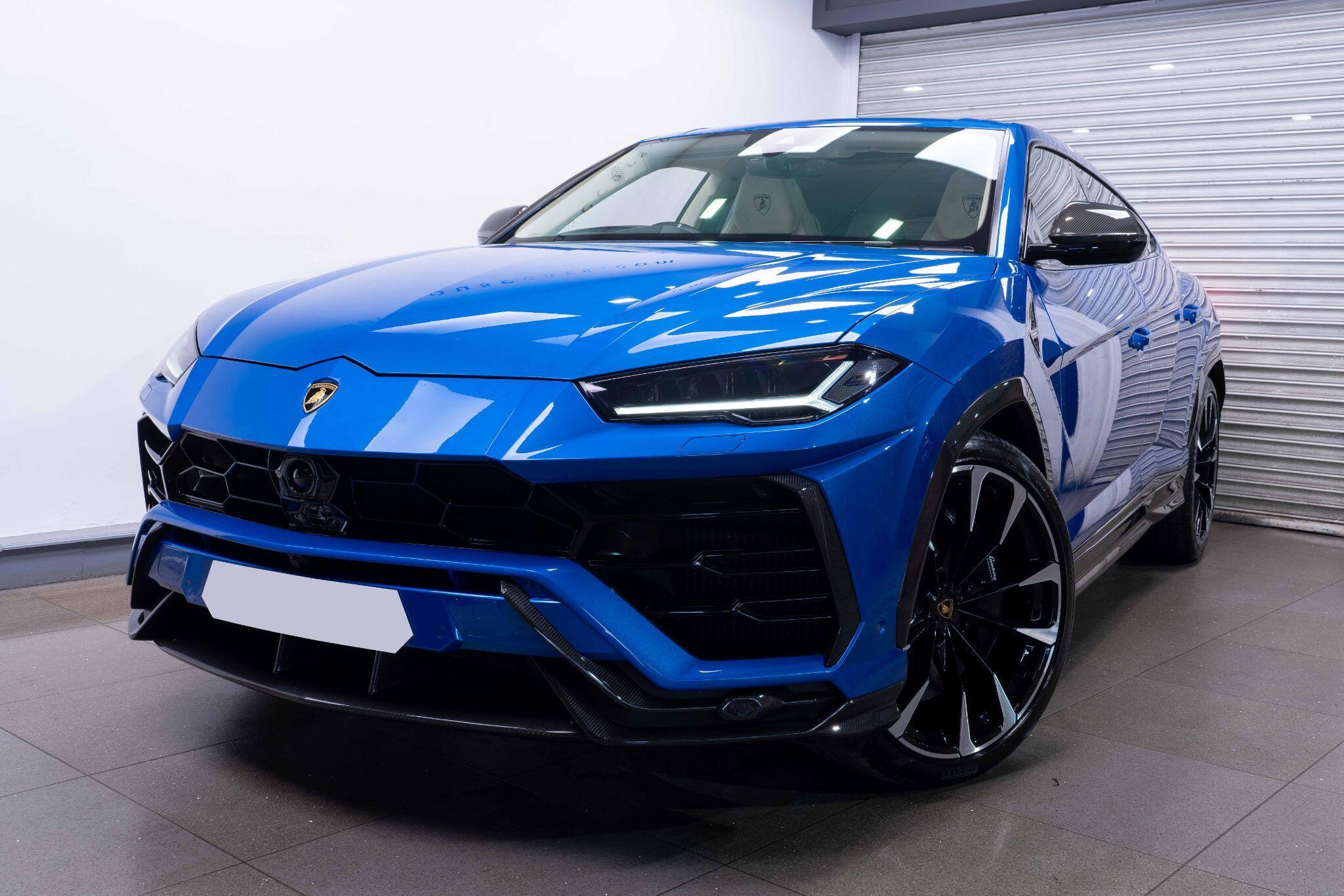 Lamborghini Urus - Image 3