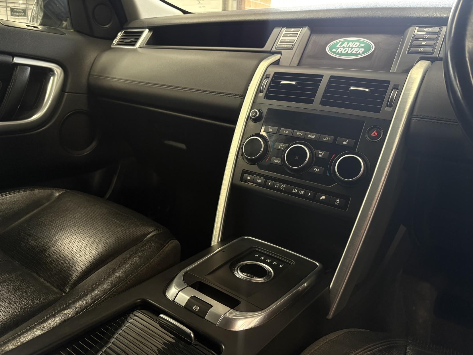 Land Rover DISCOVERY SPORT - Image 17