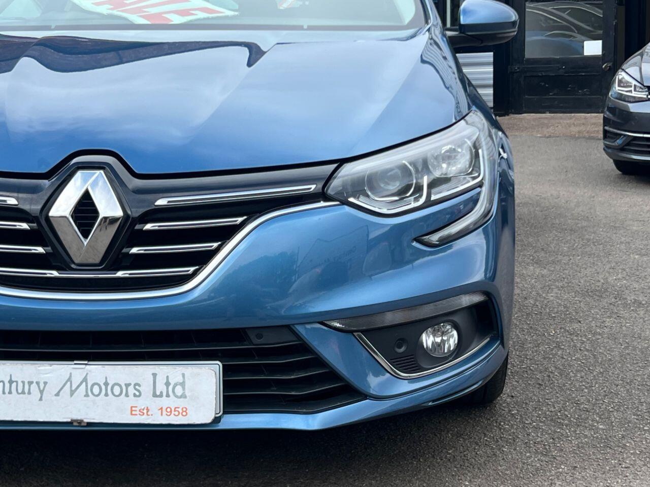 Renault Megane - Image 11