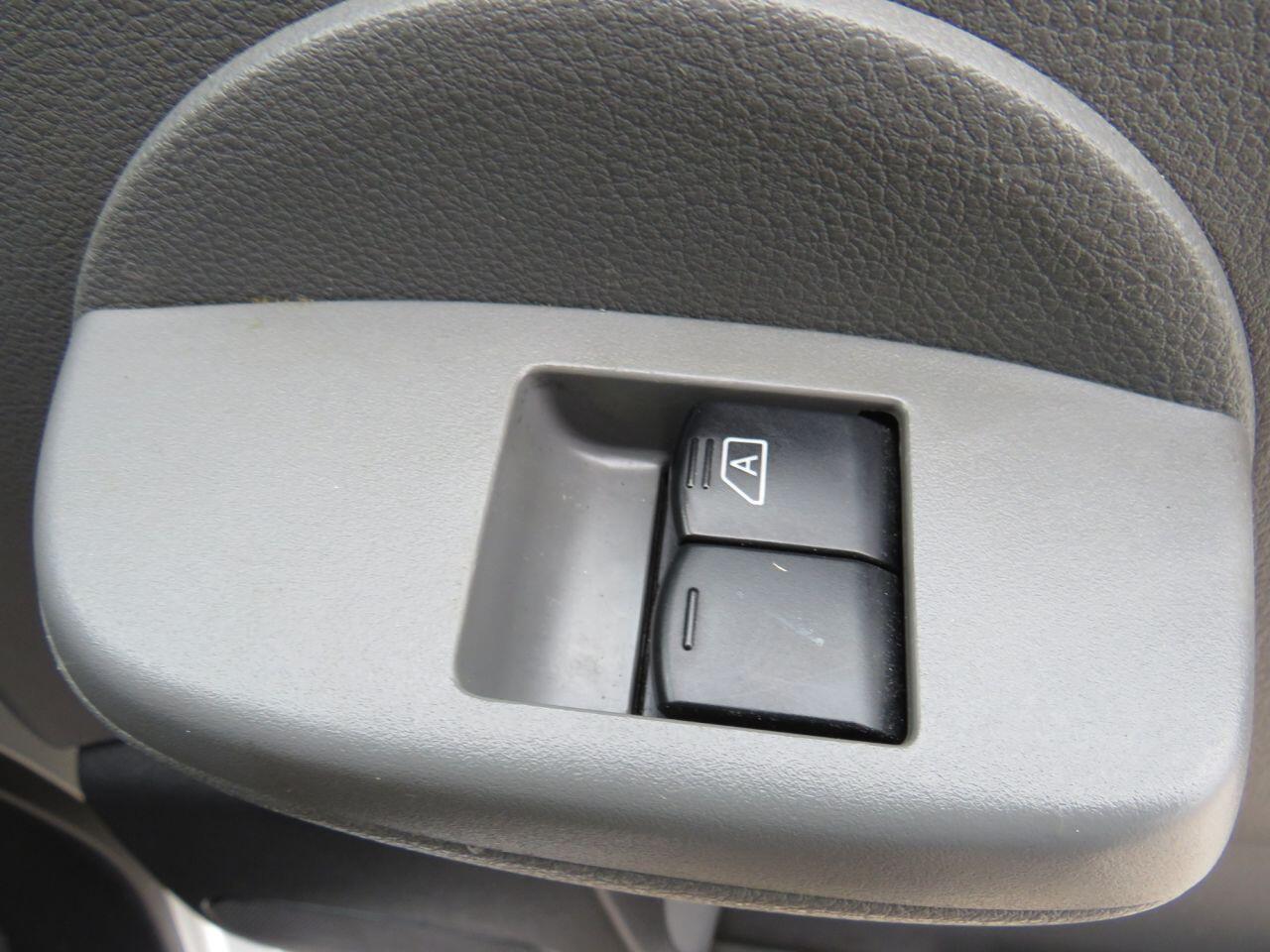 Nissan NV200 - Image 23