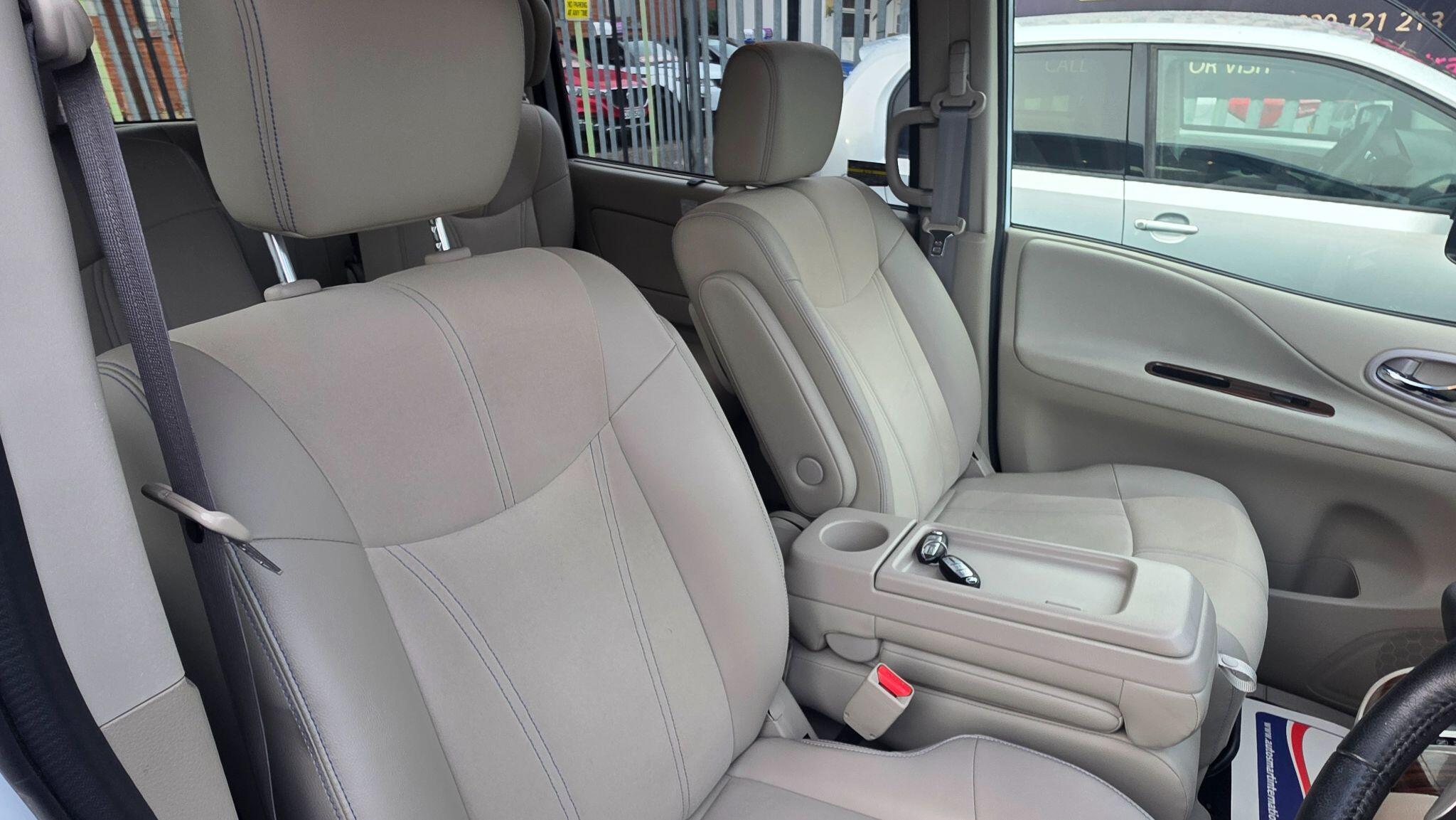 Nissan Serena - Image 27