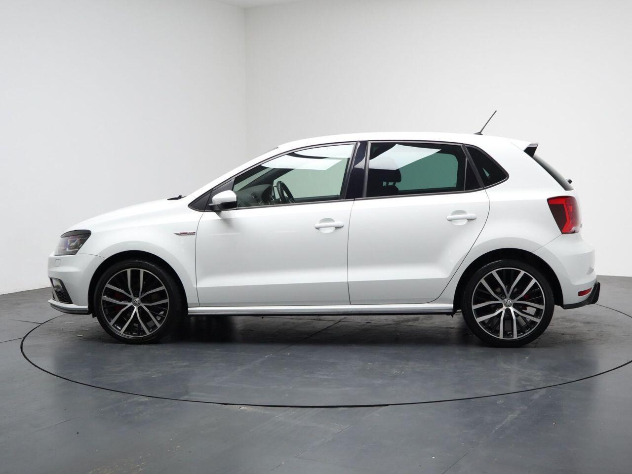 Volkswagen Polo - Image 8
