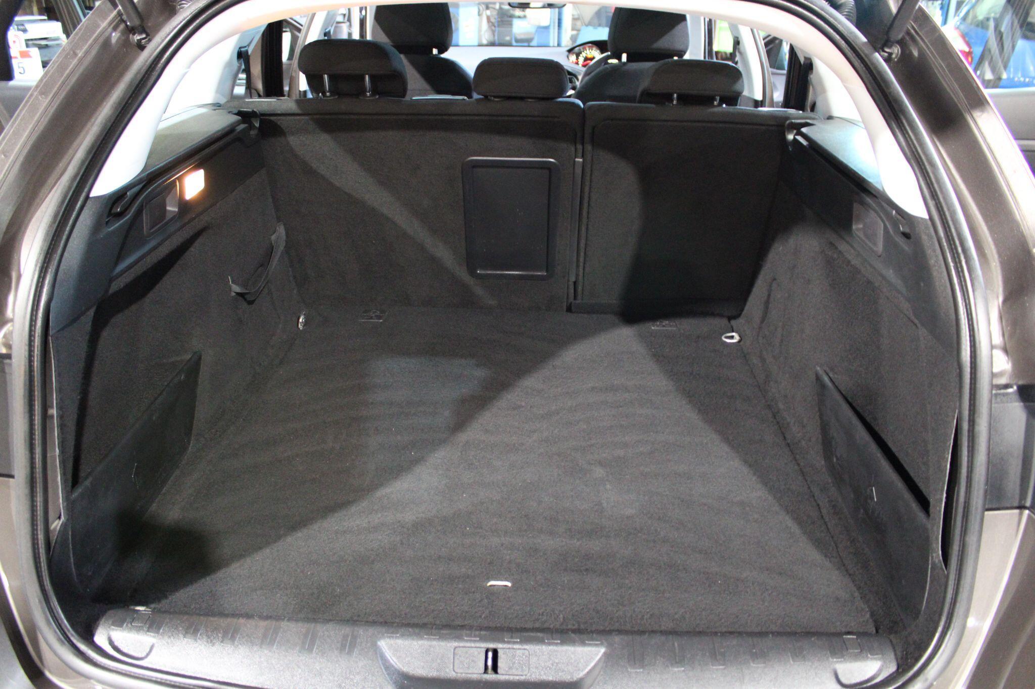 Peugeot 2008 - Image 10
