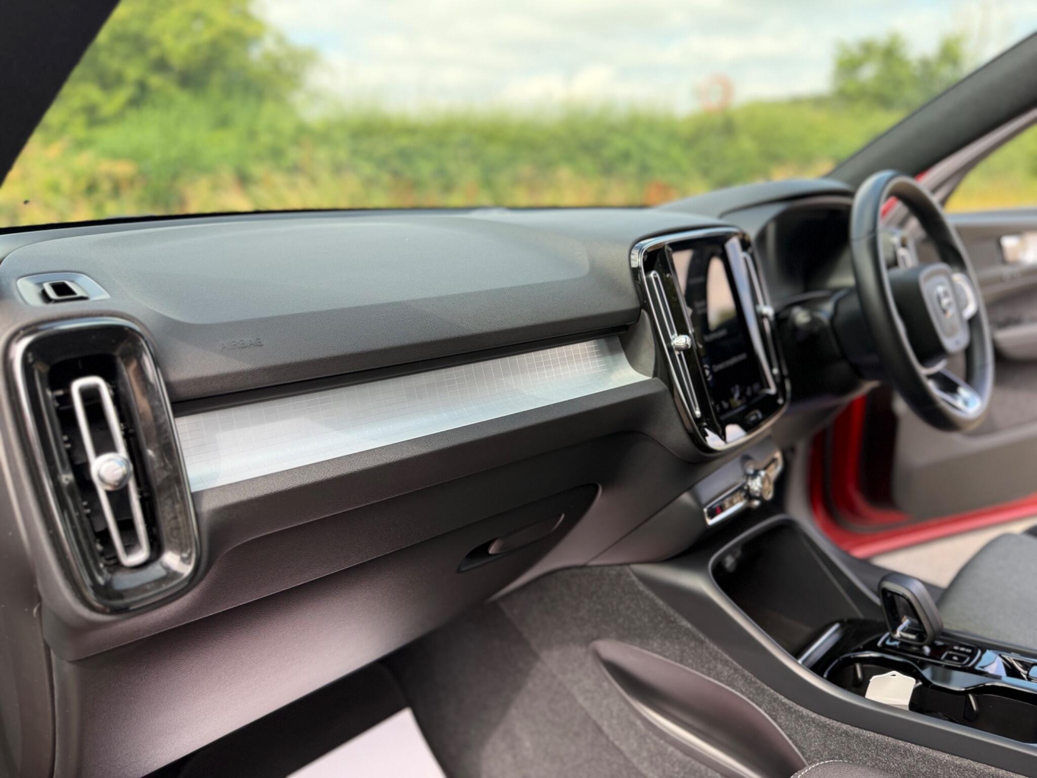 Volvo XC40 - Image 12
