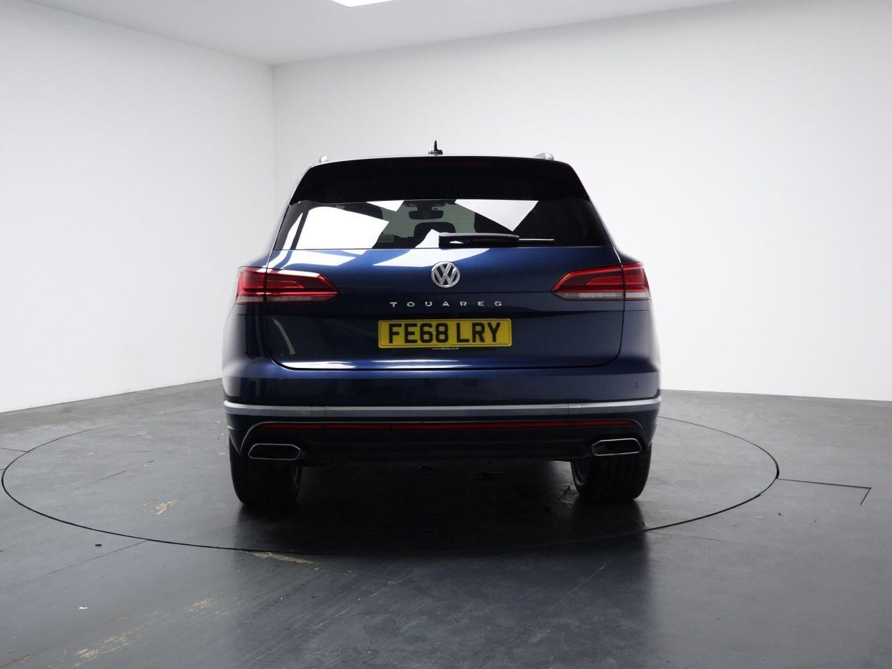 Volkswagen Touareg - Image 13