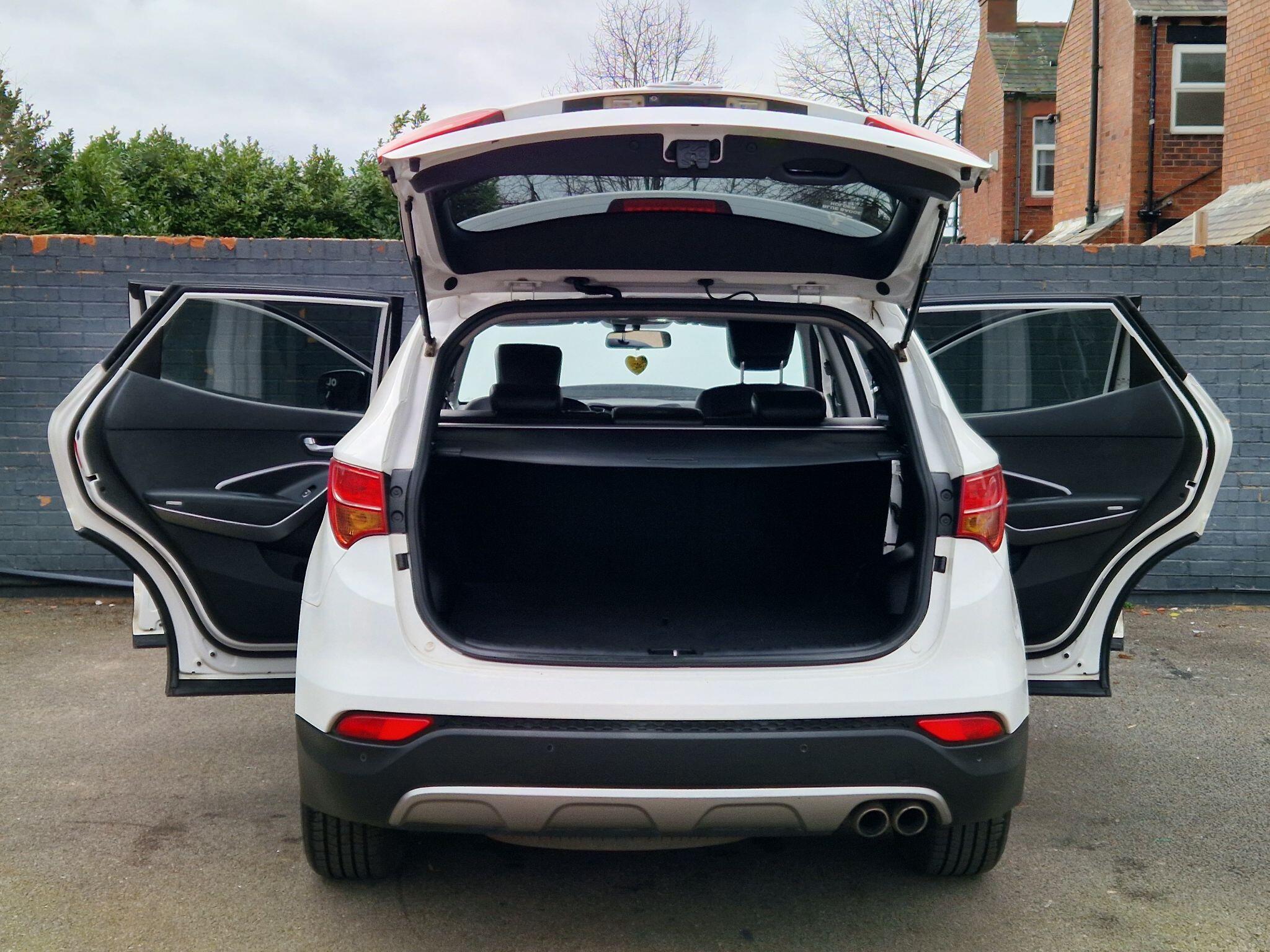 Hyundai Santa Fe - Image 22