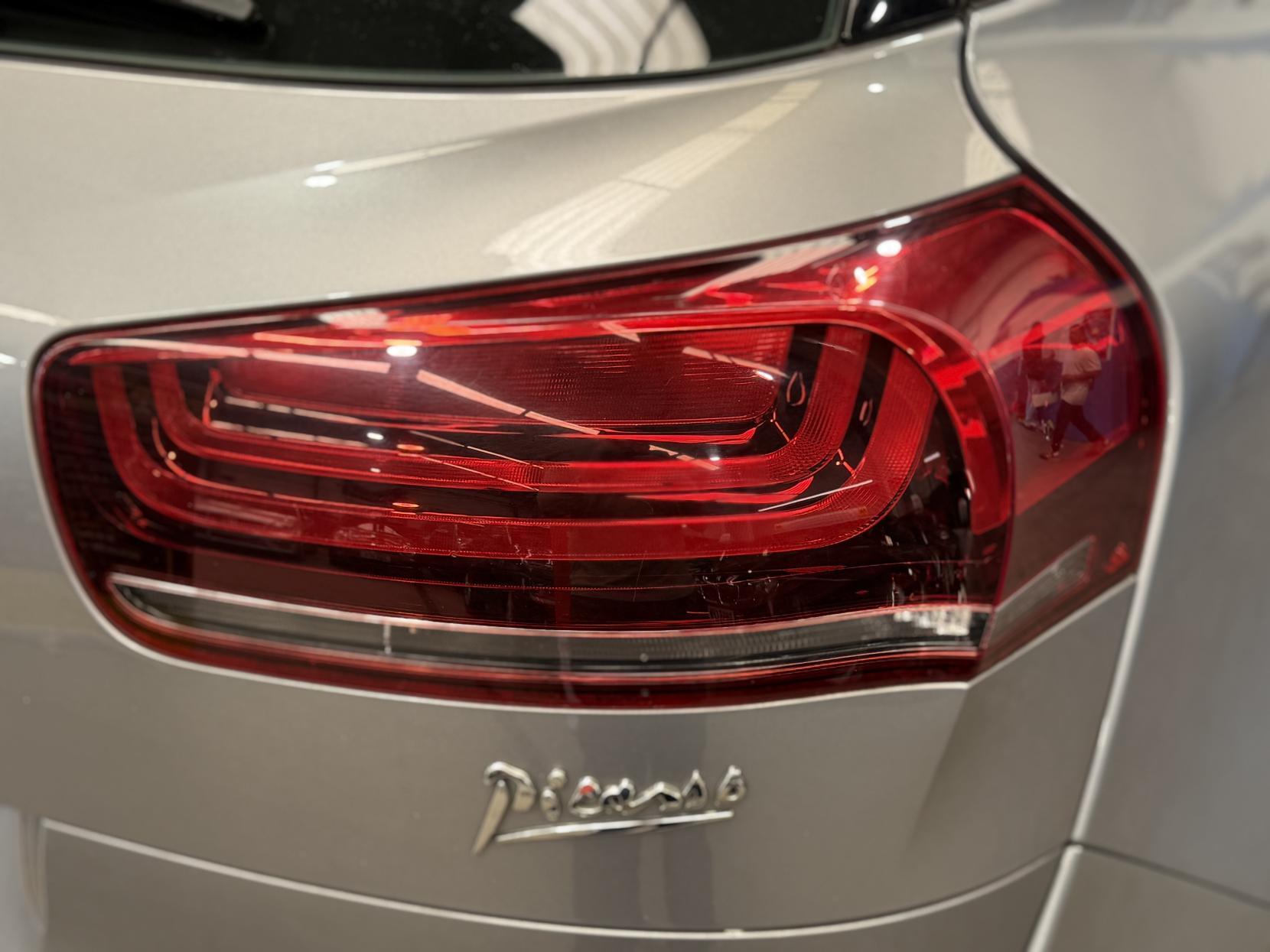 Citroen C4 Picasso - Image 10
