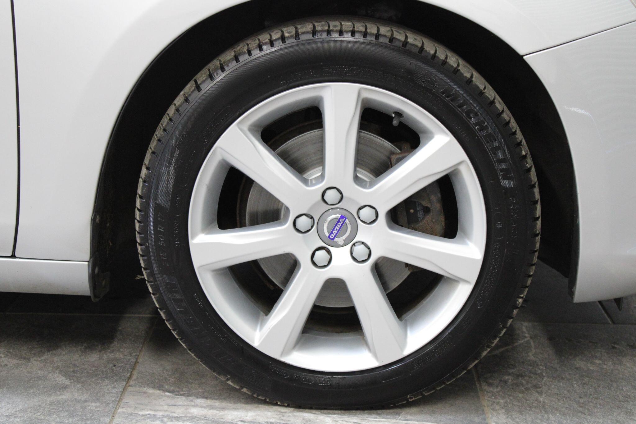 Volvo S60 - Image 9