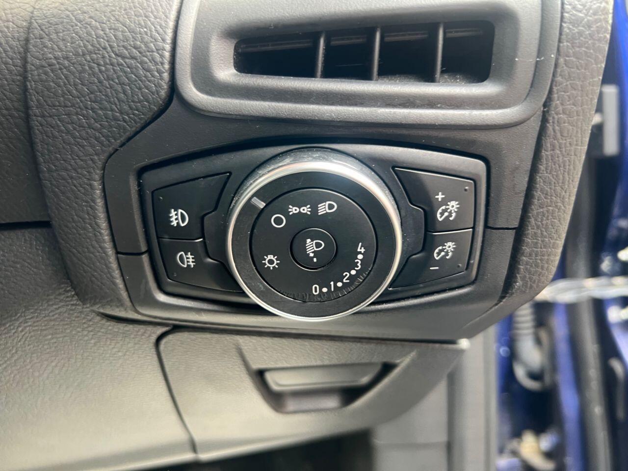 Ford Focus - Image 28