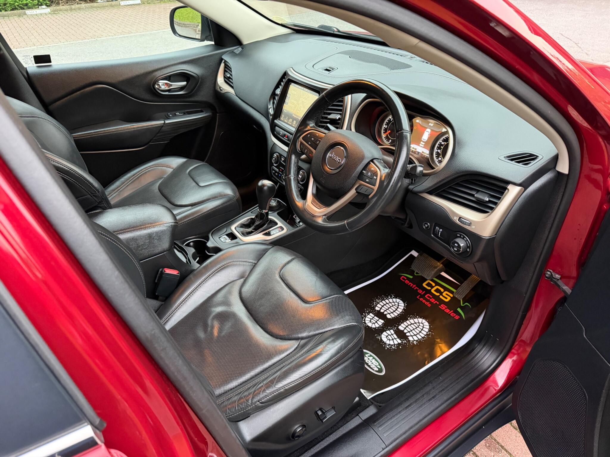 Jeep Cherokee - Image 27