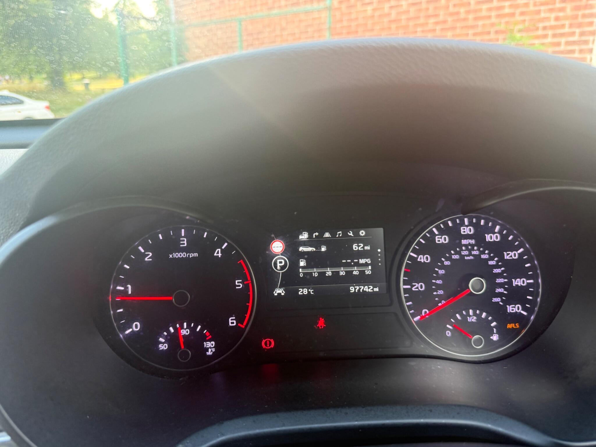 Kia Optima - Image 16
