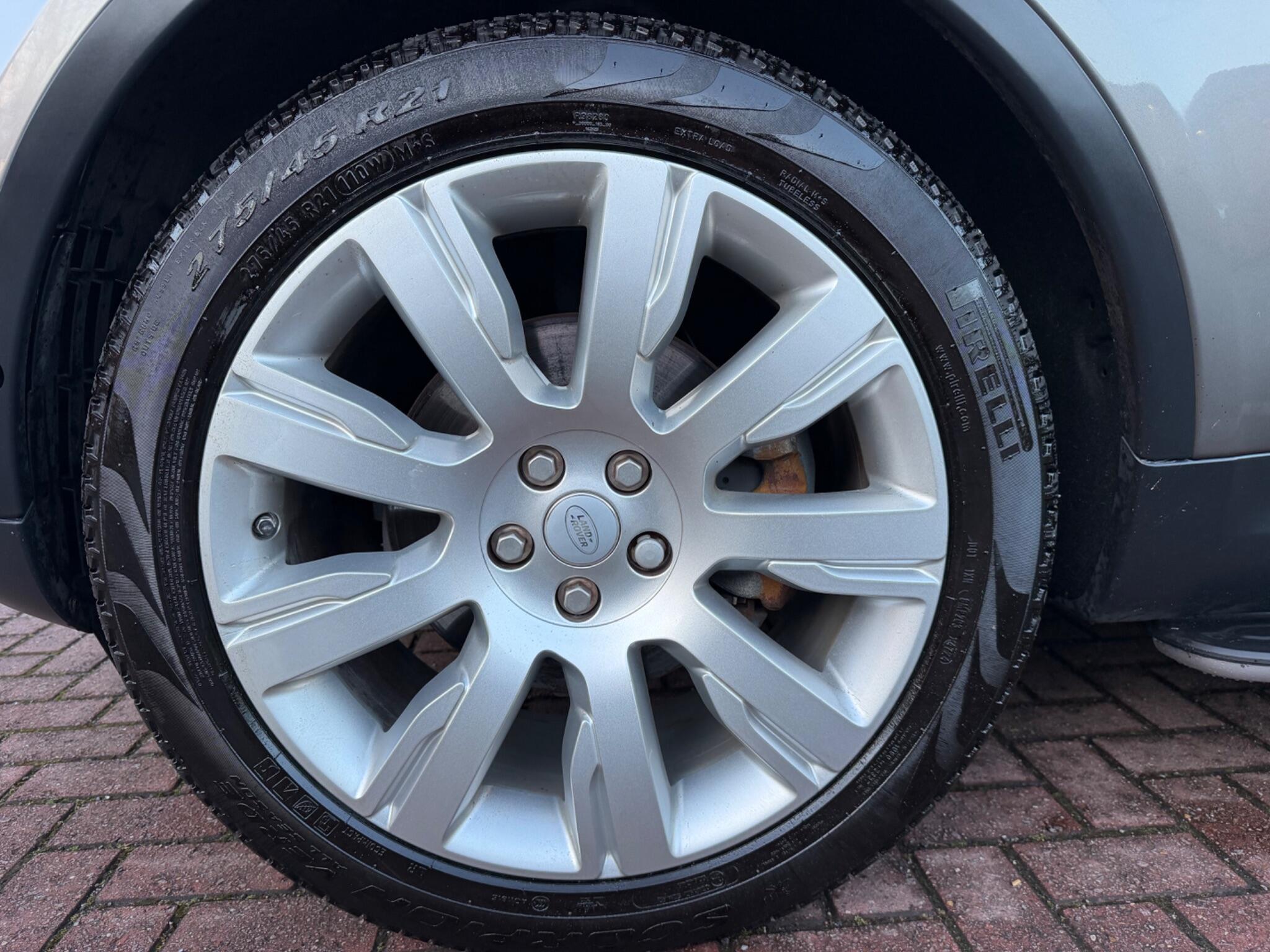 Land Rover Discovery - Image 45