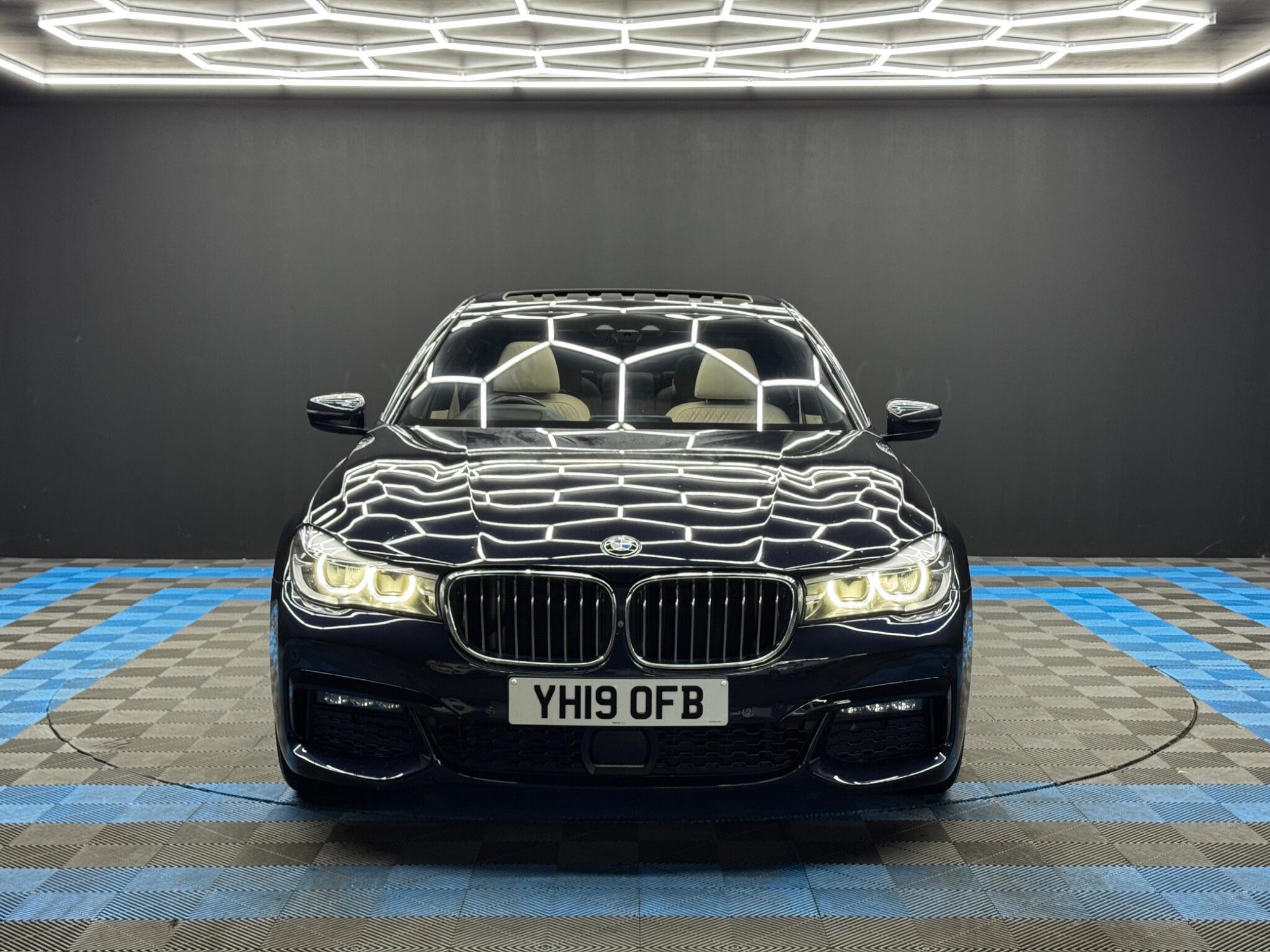 BMW 7 Series - Image 2