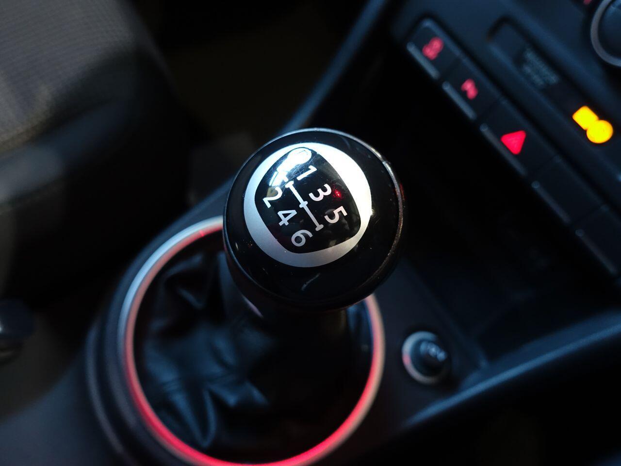 Volkswagen Beetle - Image 27