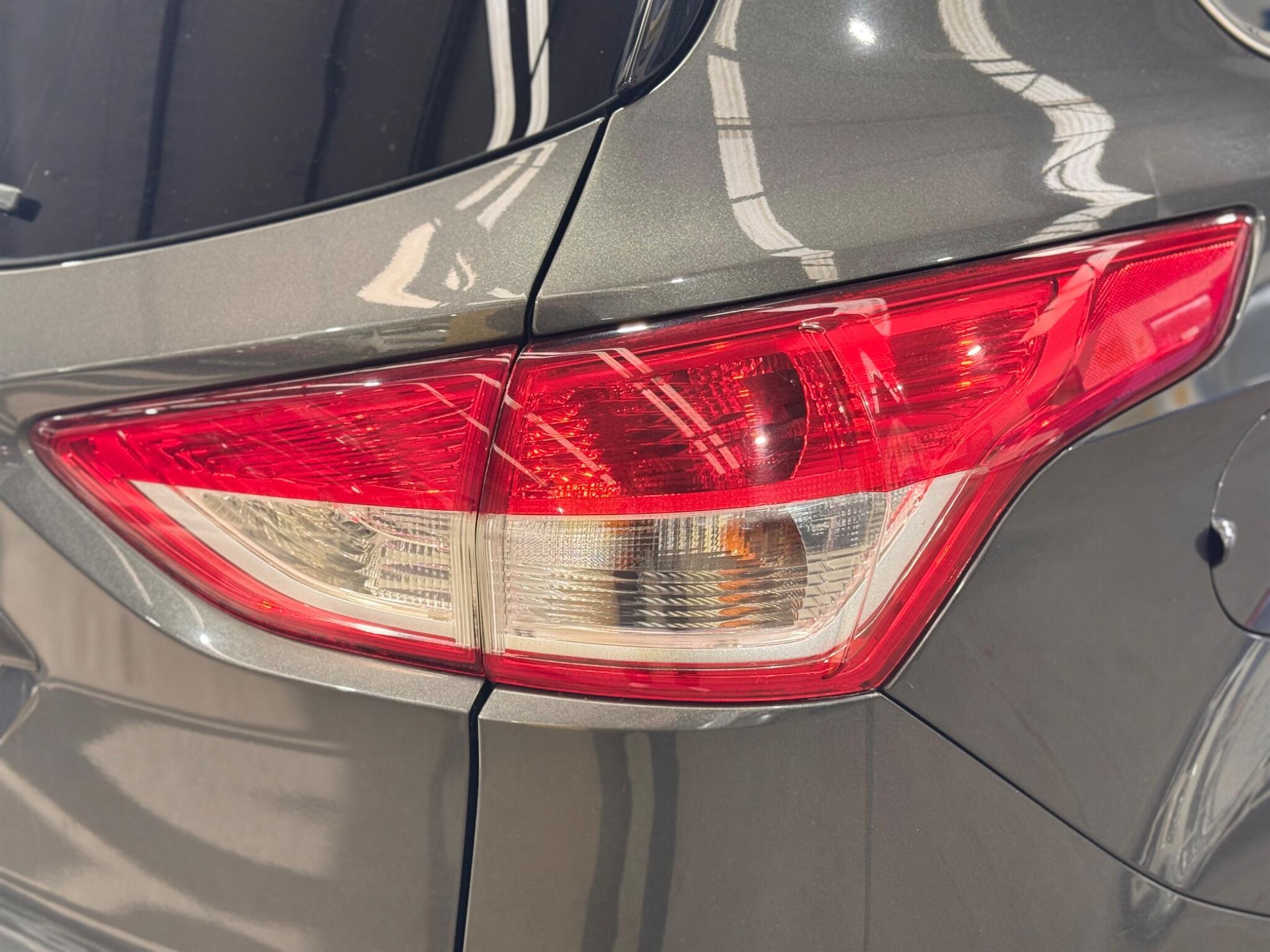 Ford Kuga - Image 14