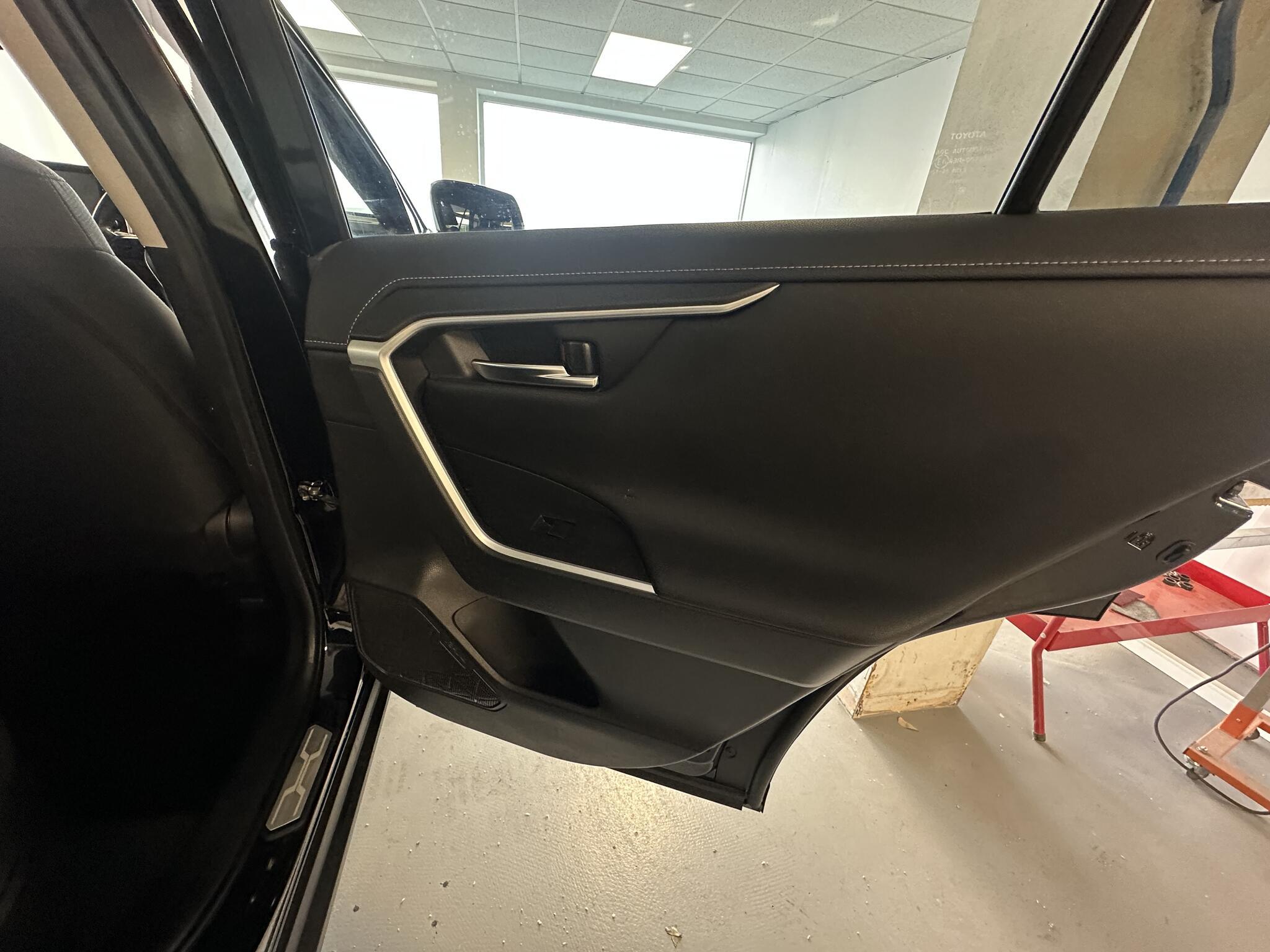 Toyota RAV4 - Image 11