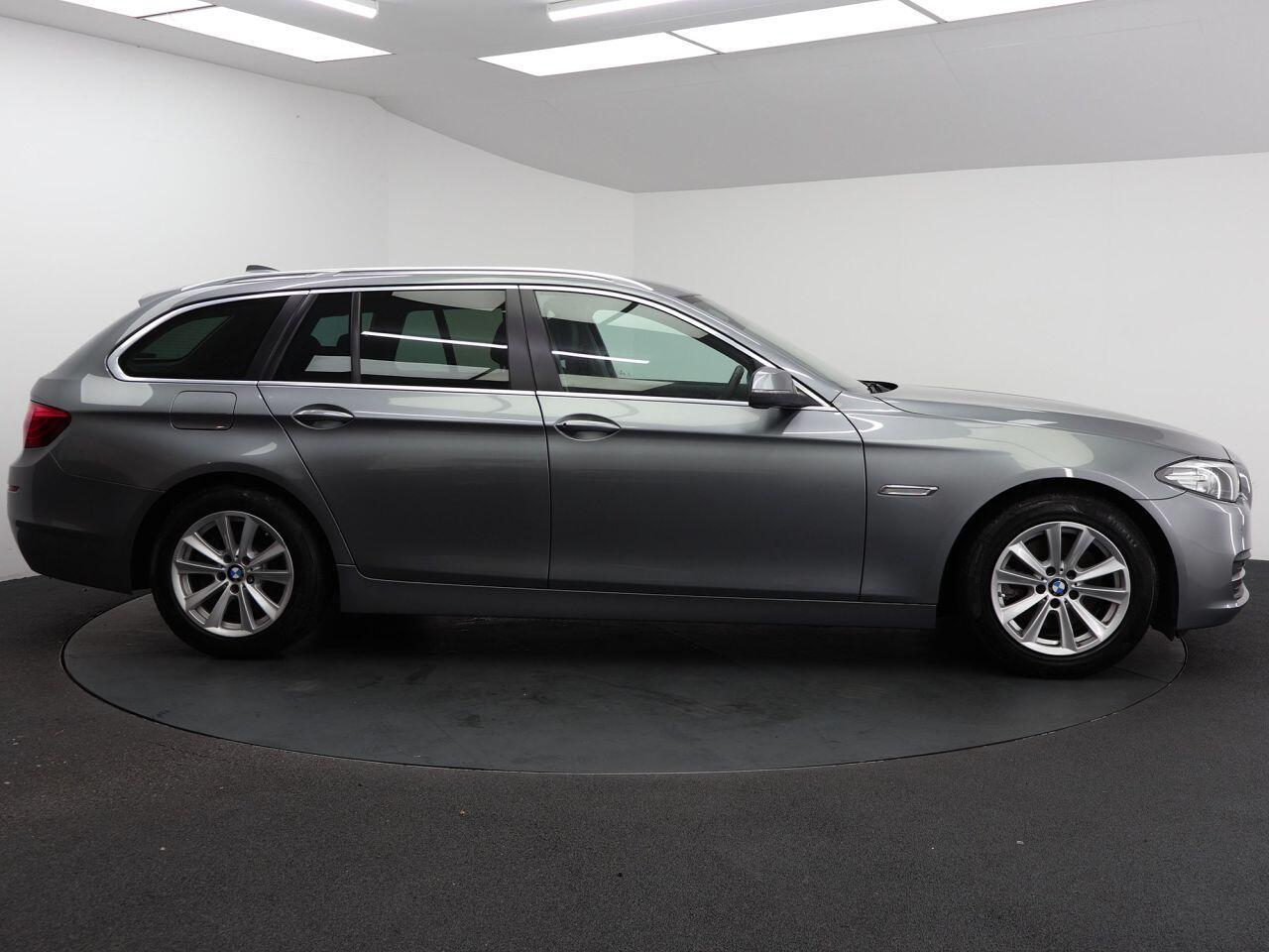 BMW 5 Series - Image 12