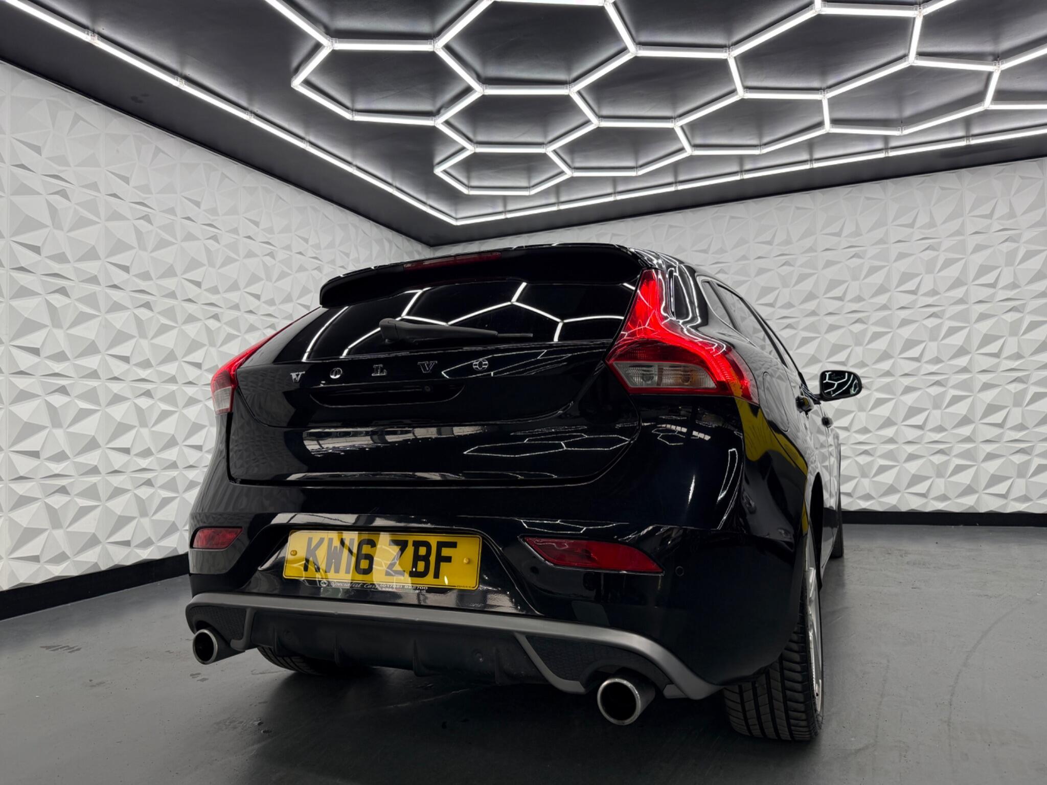 Volvo V40 - Image 19