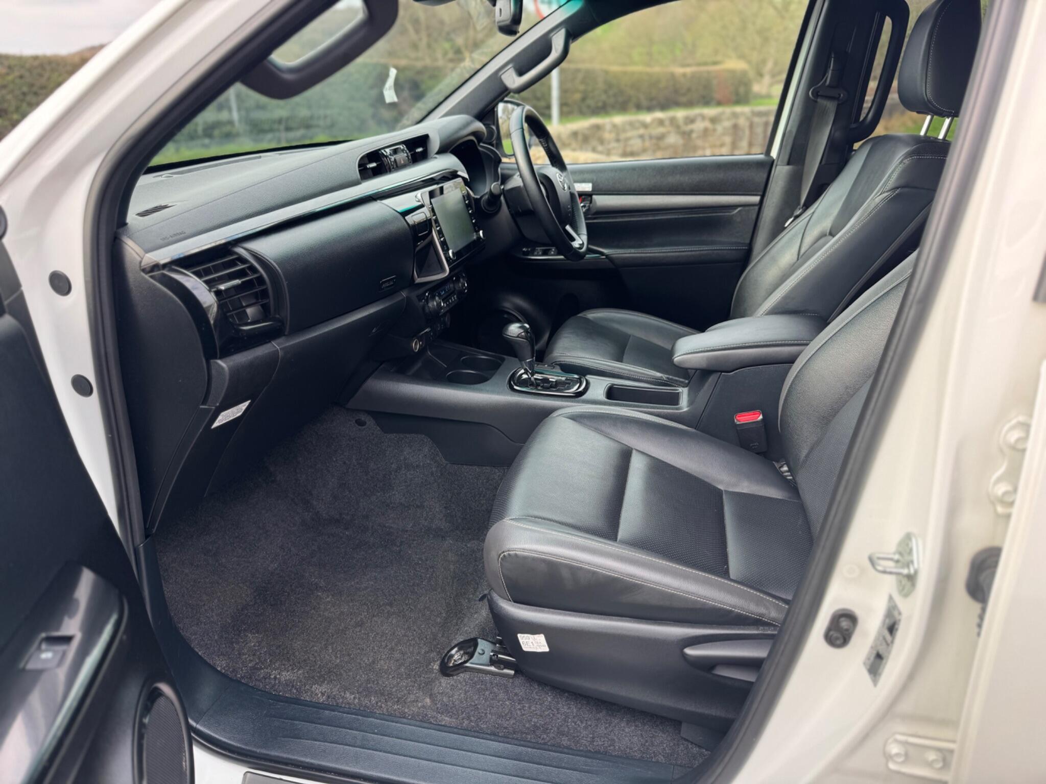 Toyota Hilux - Image 25