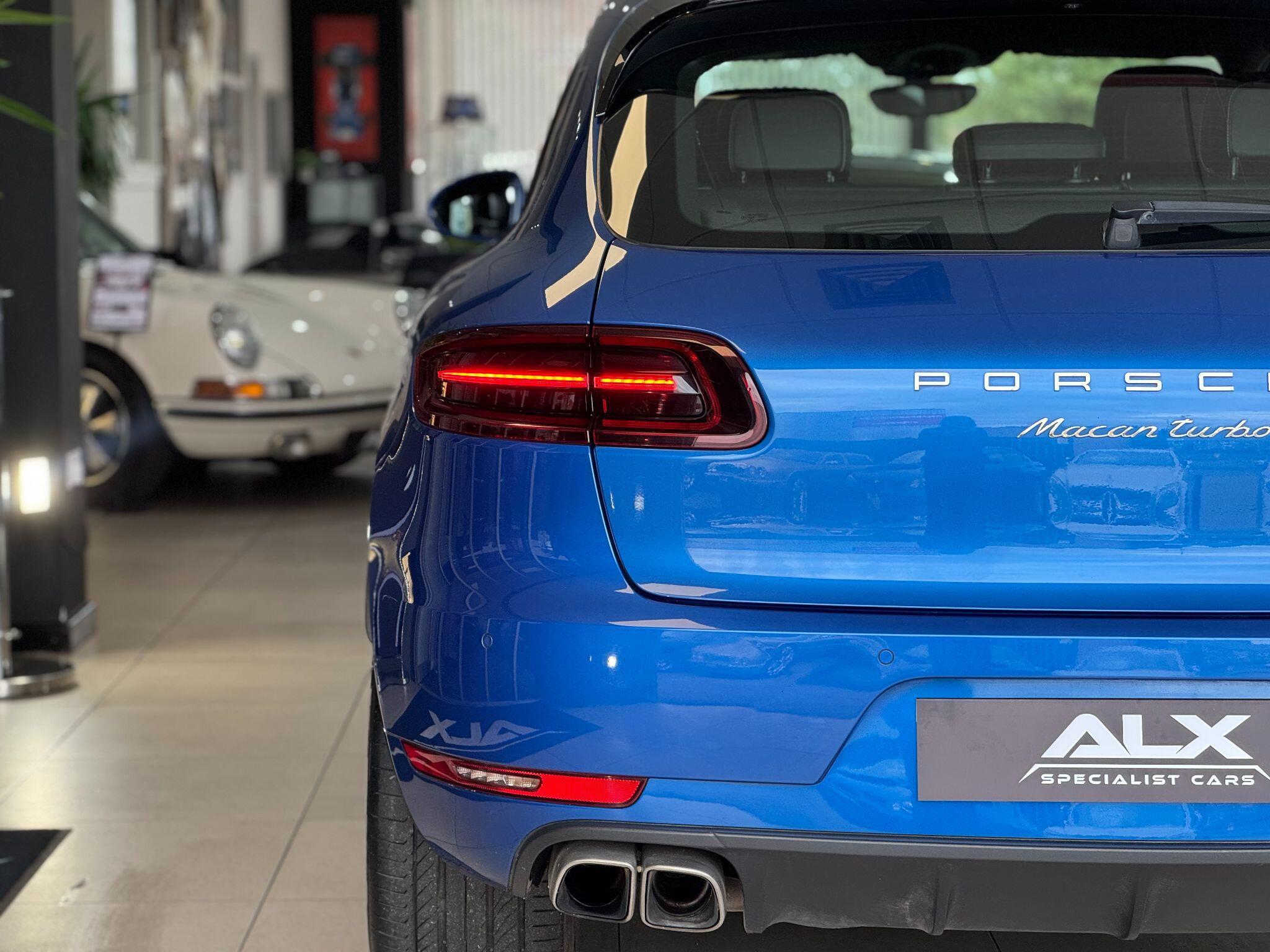 Porsche Macan - Image 12
