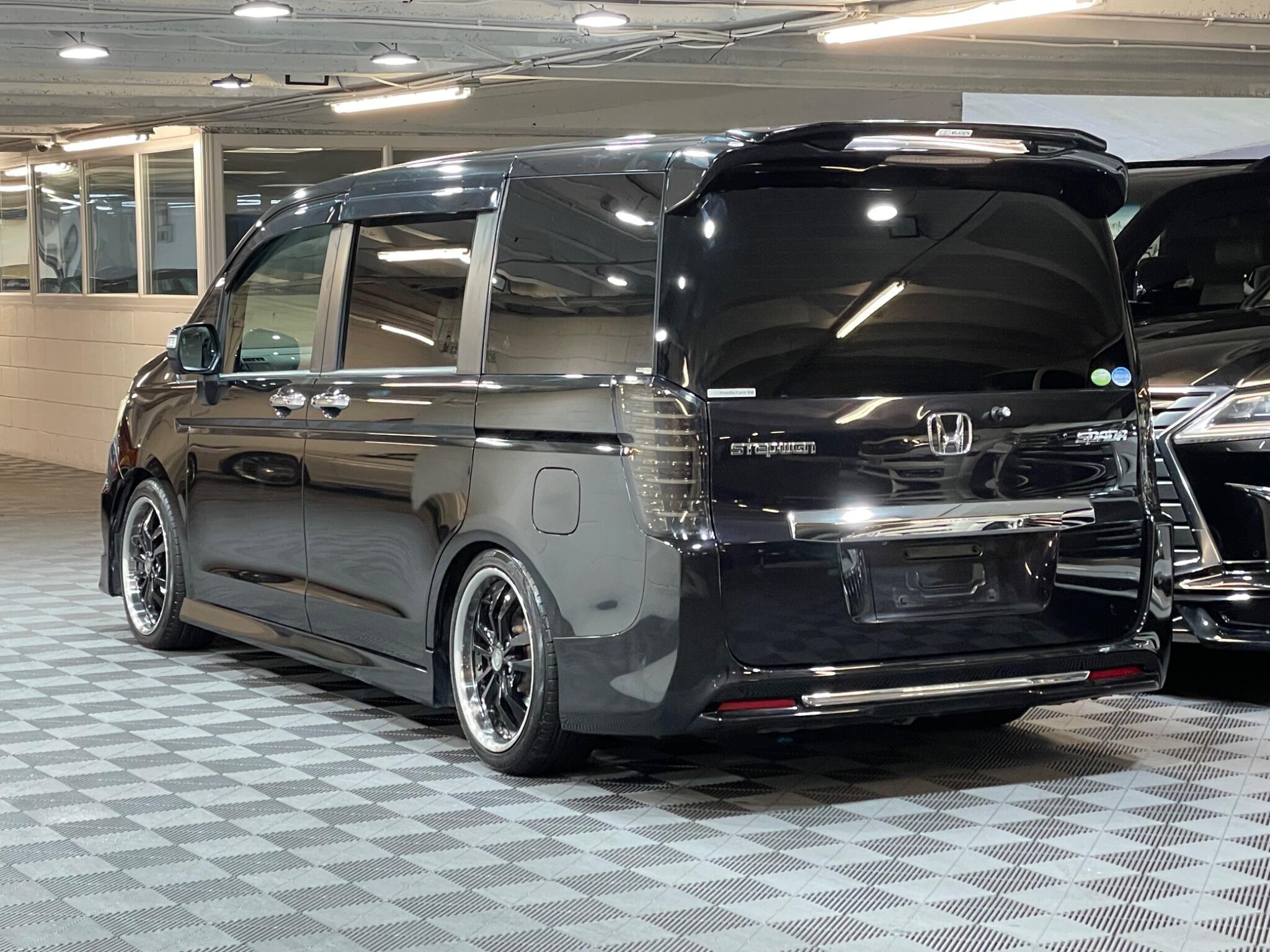 Honda Stepwagon - Image 3