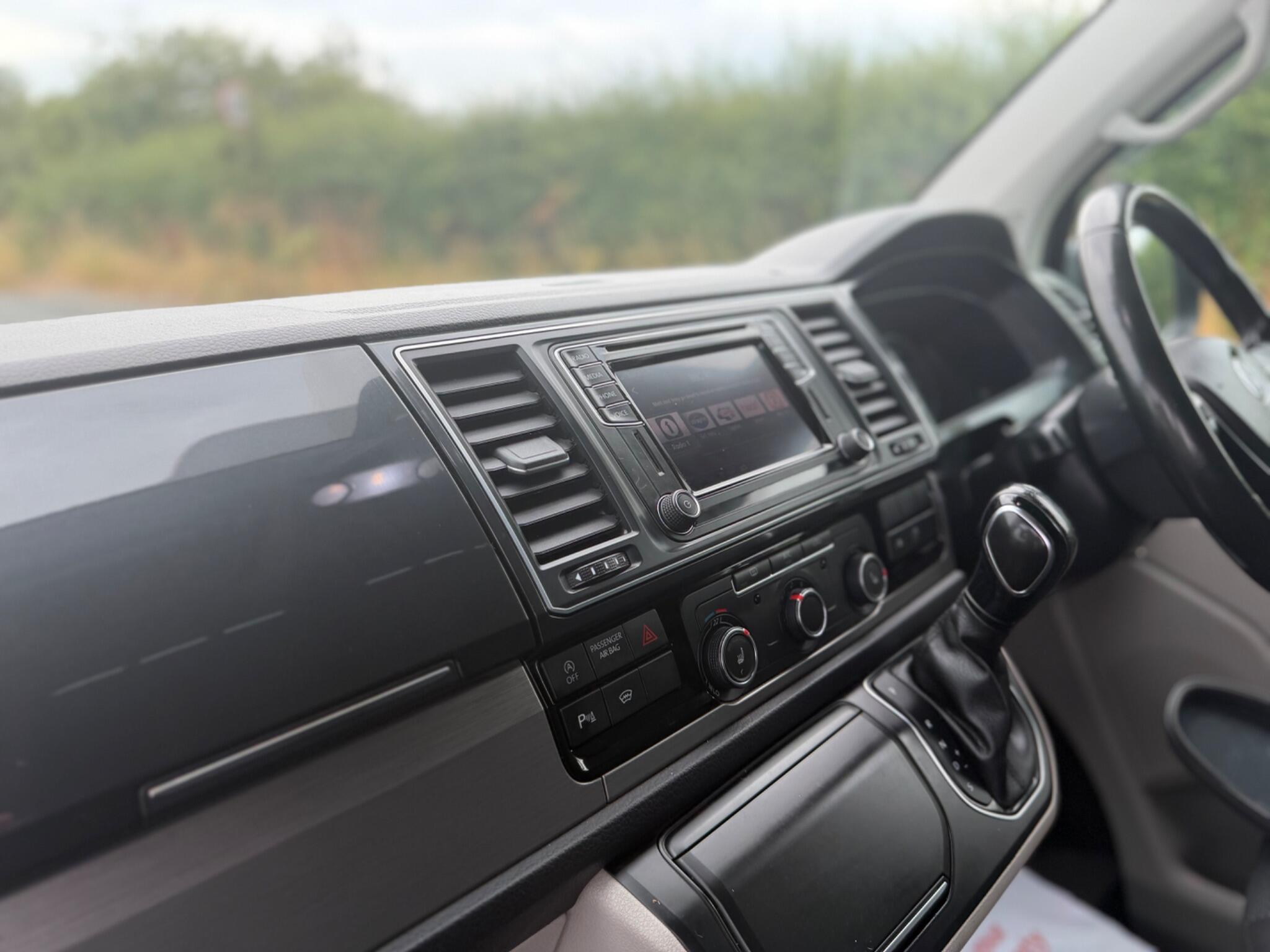 Volkswagen Transporter - Image 20