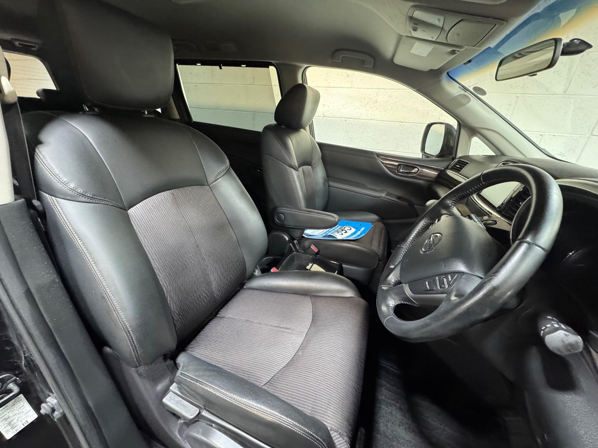Nissan Elgrand - Image 8