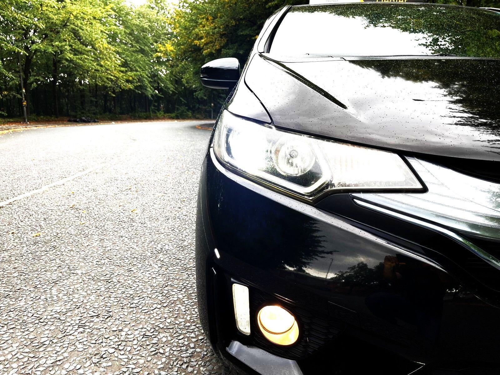 Honda FIT - Image 18