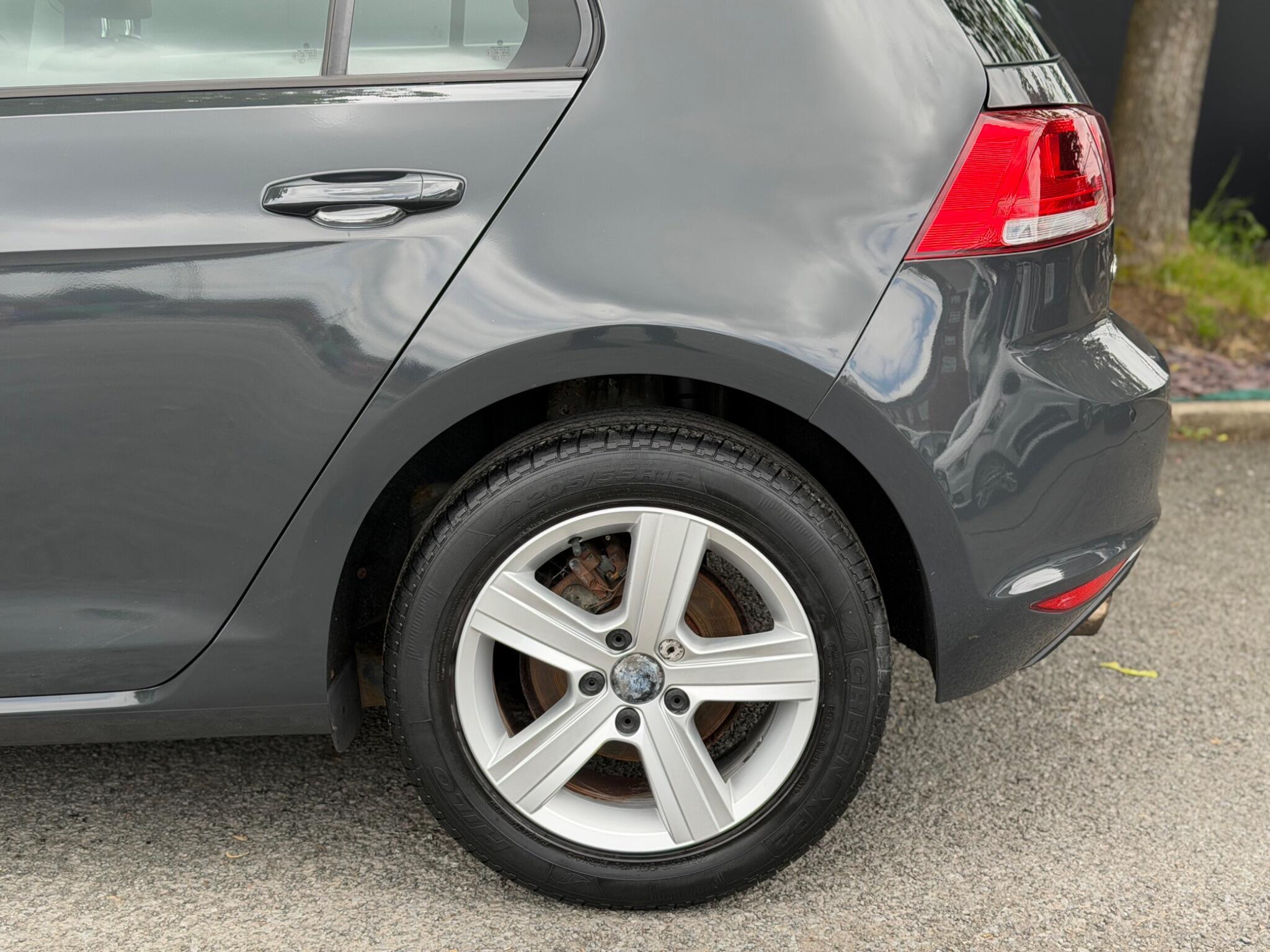 Volkswagen Golf - Image 10