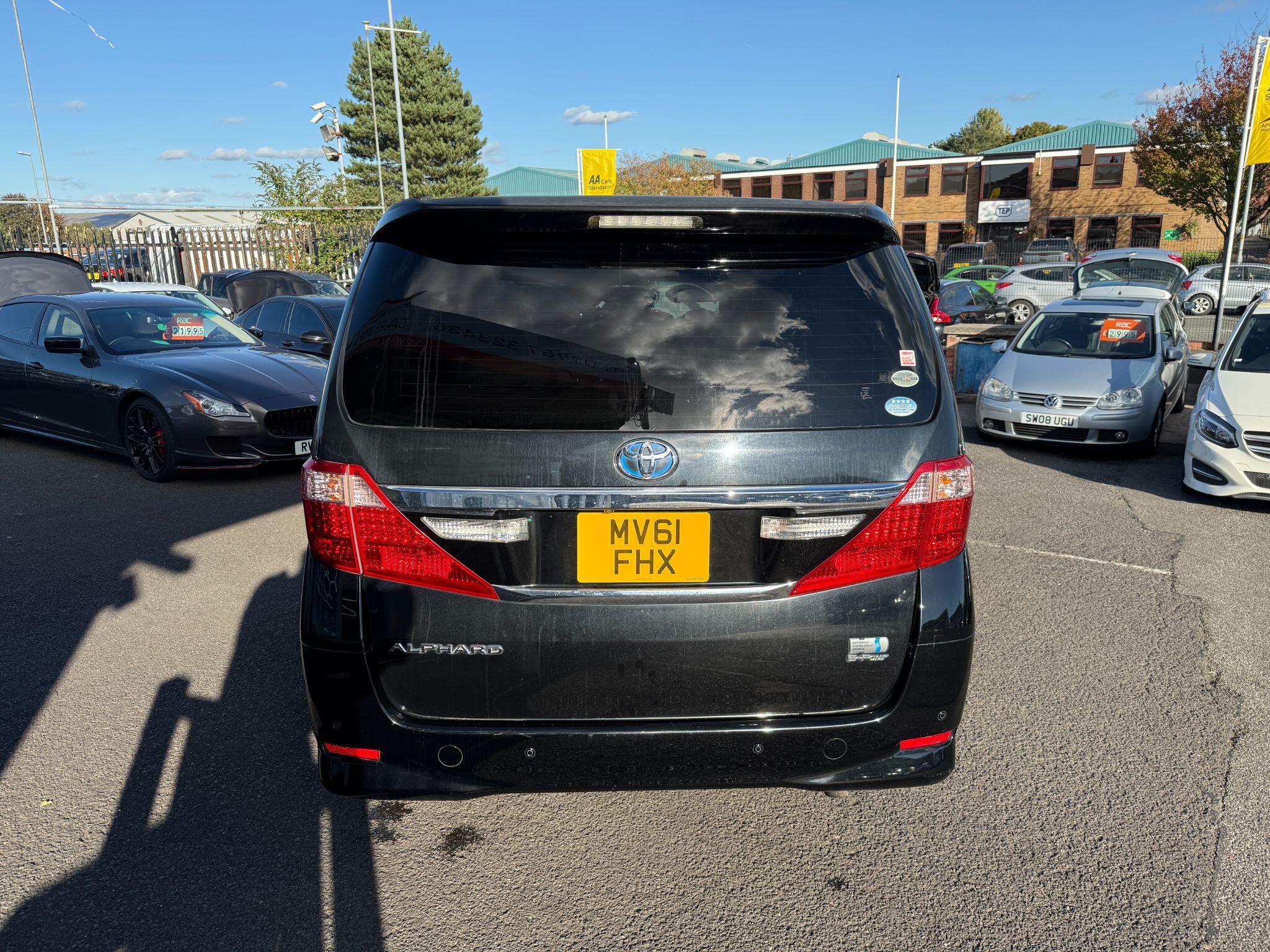 Toyota Alphard - Image 16