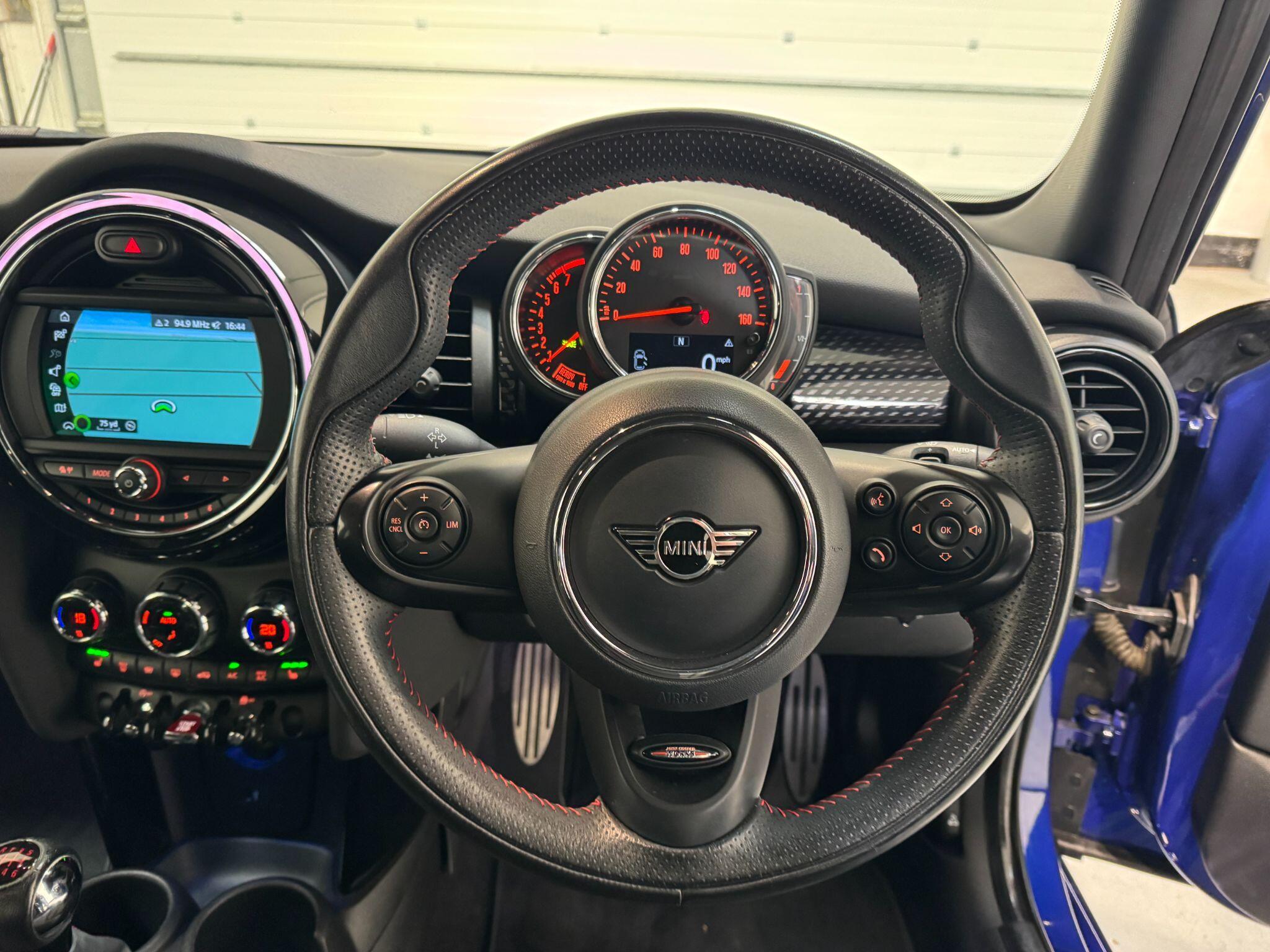 MINI Hatch - Image 29