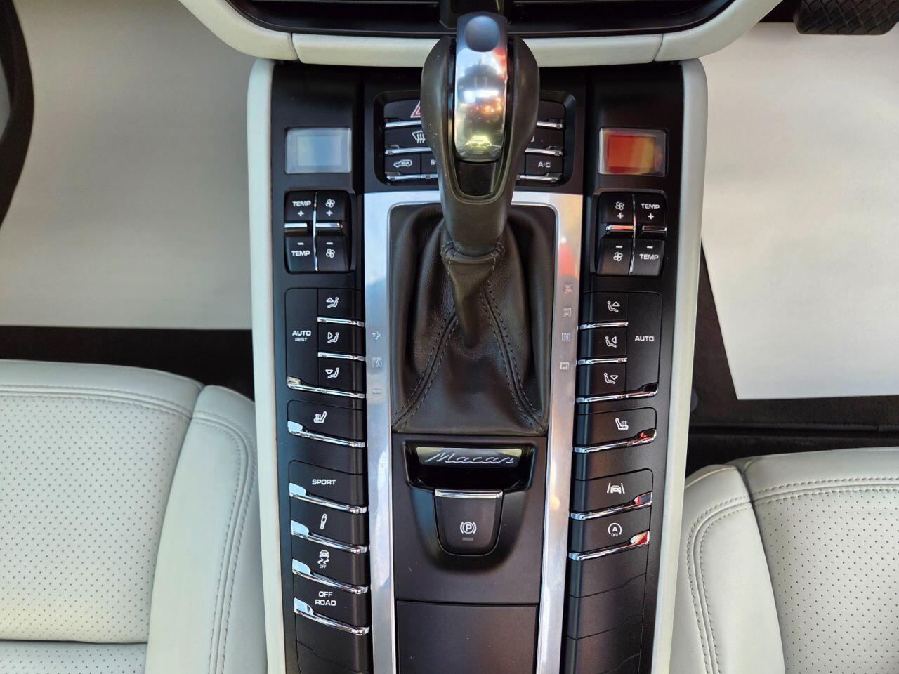 Porsche Macan - Image 27