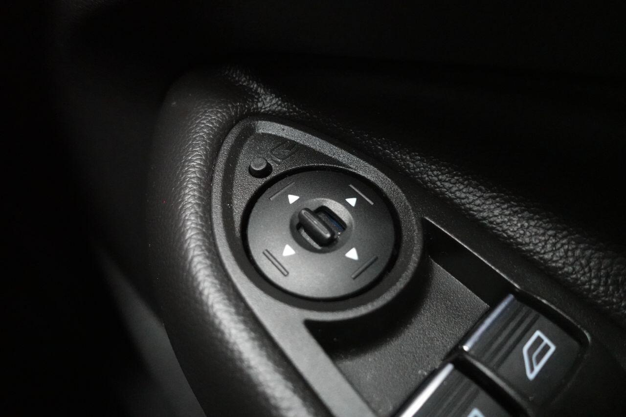 Ford Kuga - Image 44