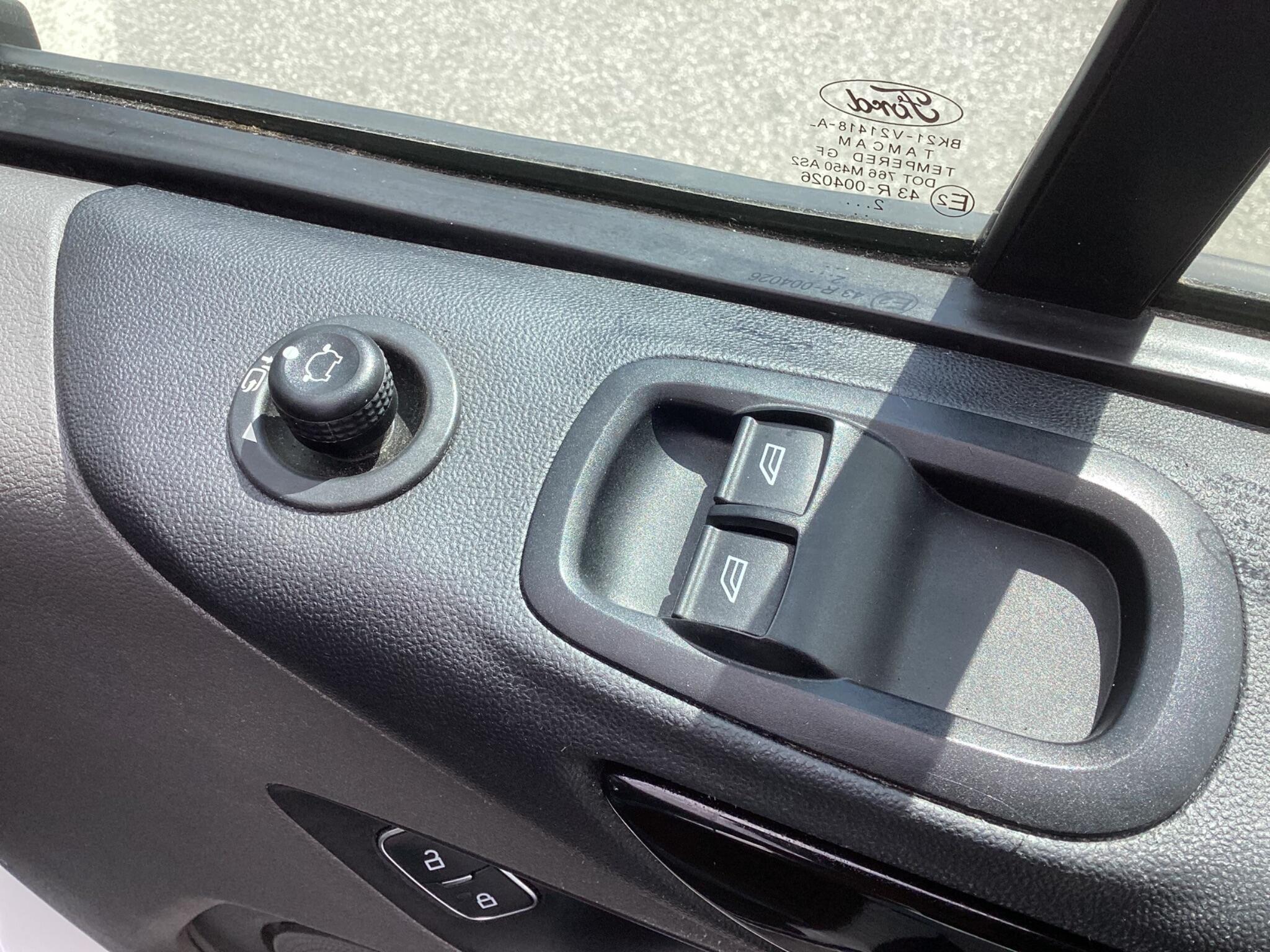 Ford Transit Custom - Image 17