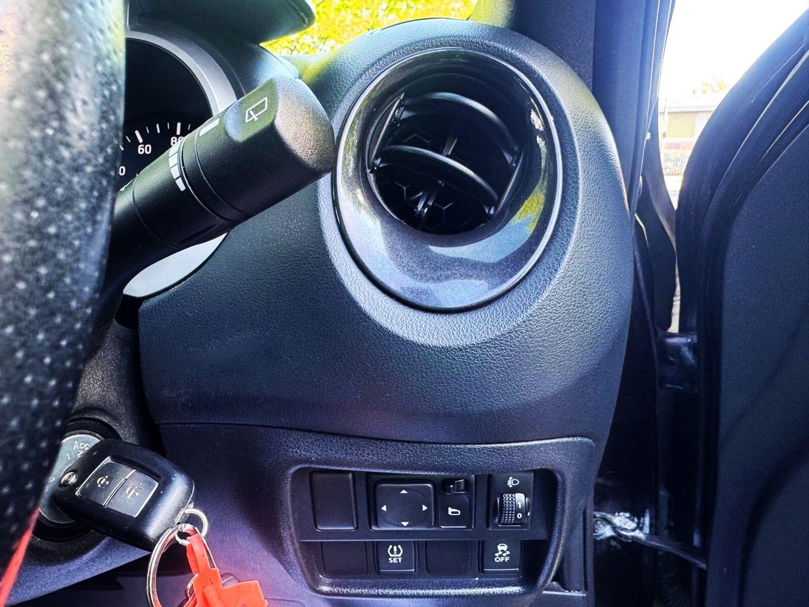 Nissan Juke - Image 38