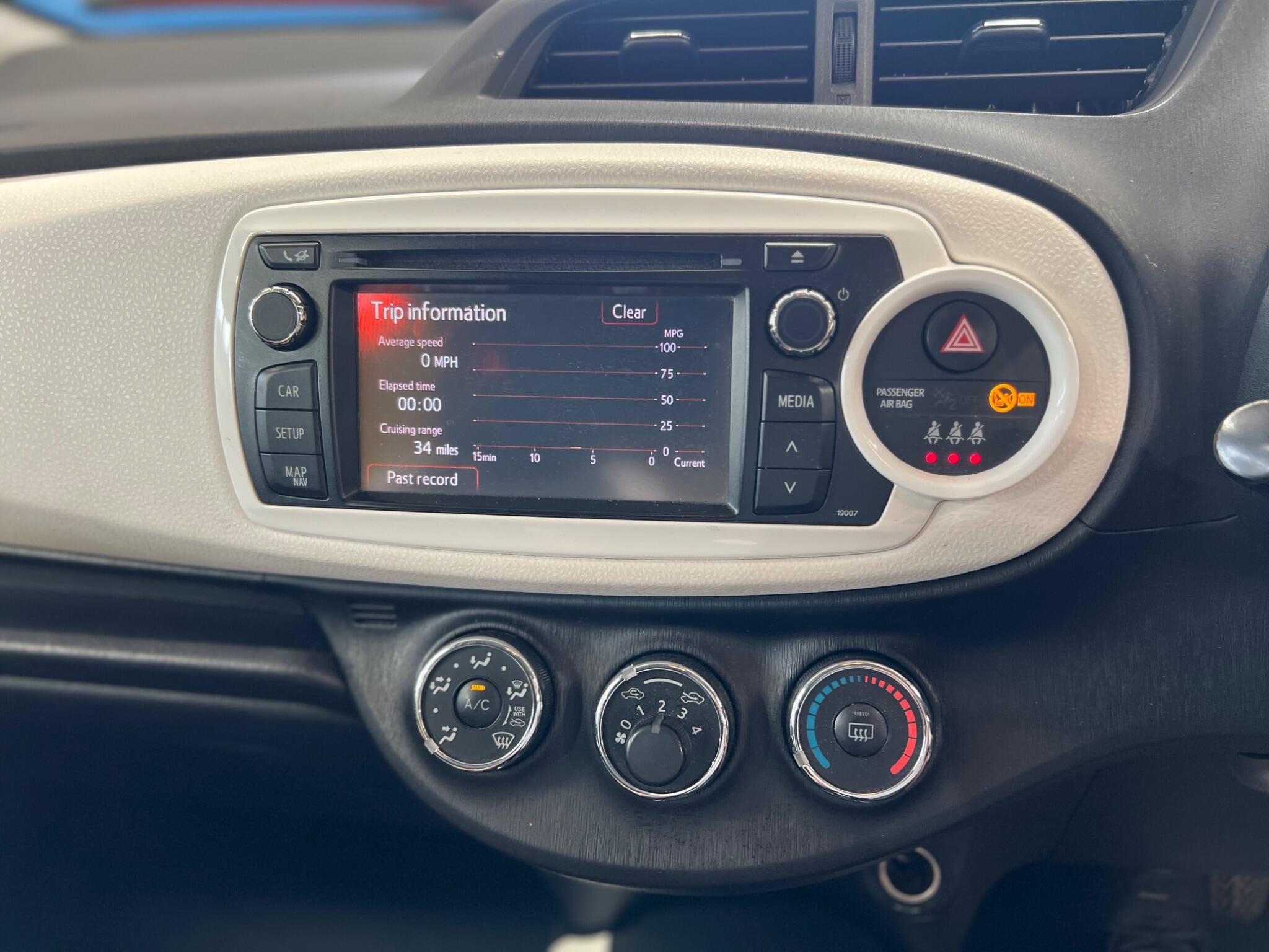 Toyota Yaris - Image 18