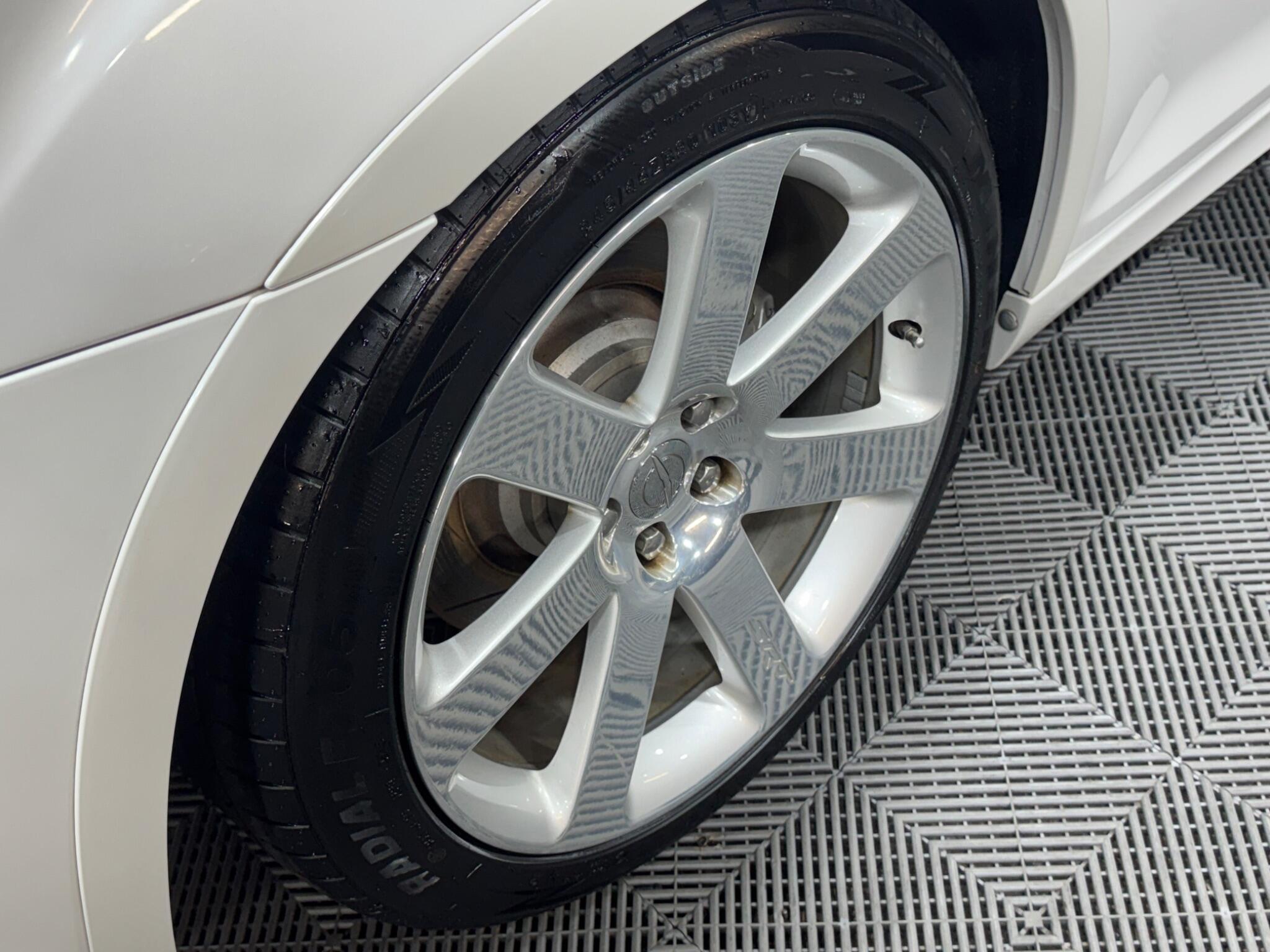 Chrysler 300C - Image 15
