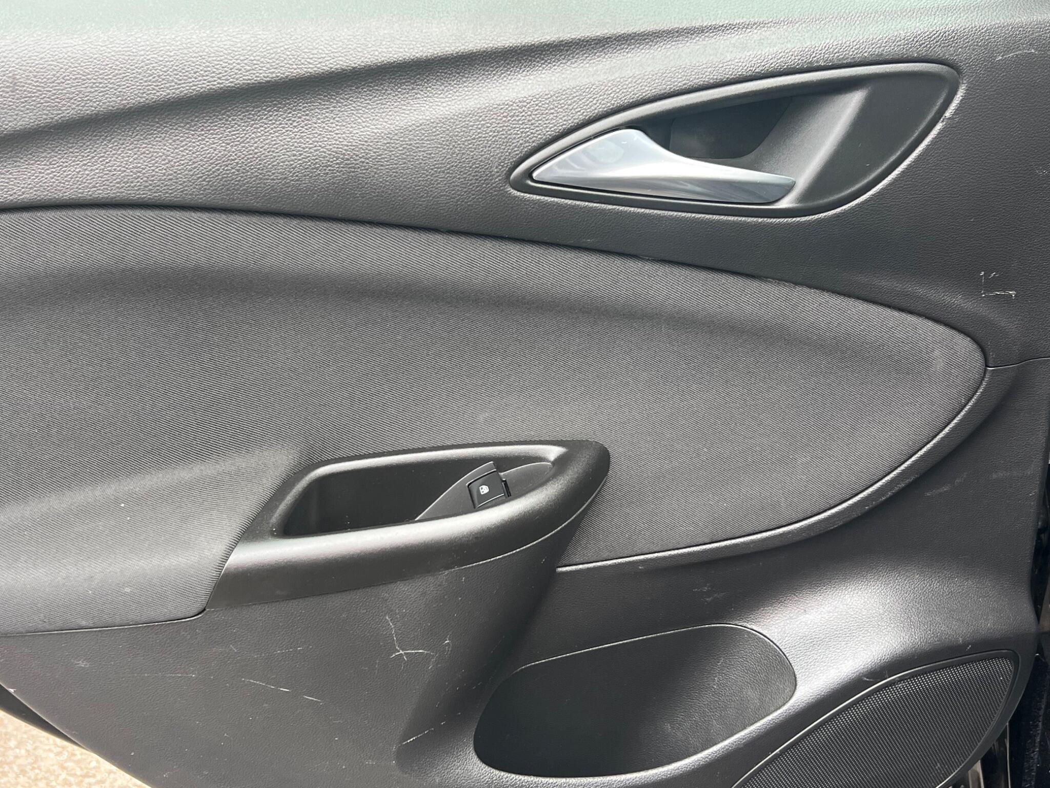 Vauxhall Astra - Image 41